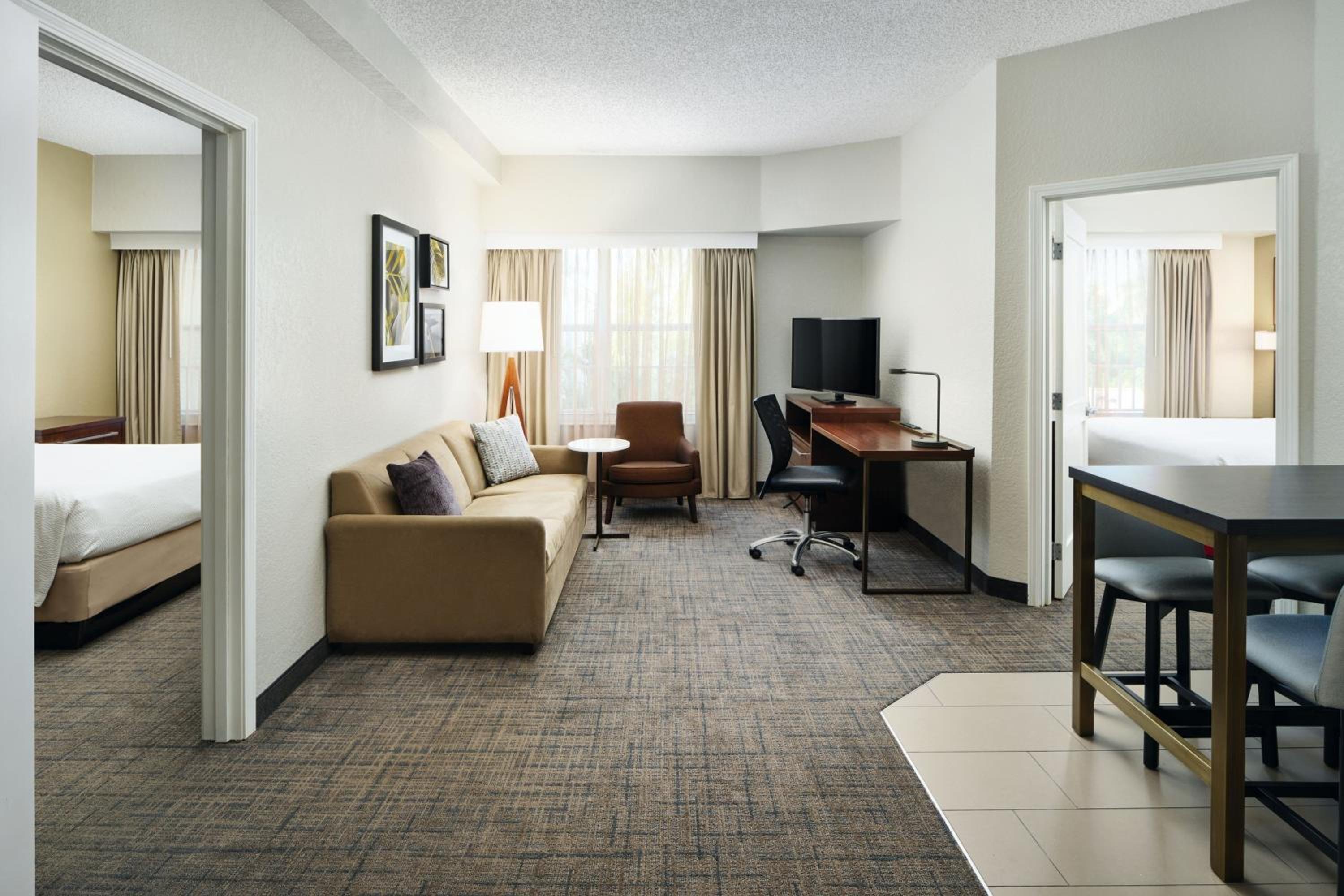 Two-Bedroom Suite with Adapted Tub - Mobility Accessible photo 1