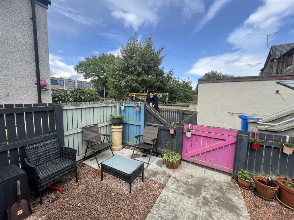 One-Bedroom House photo 2