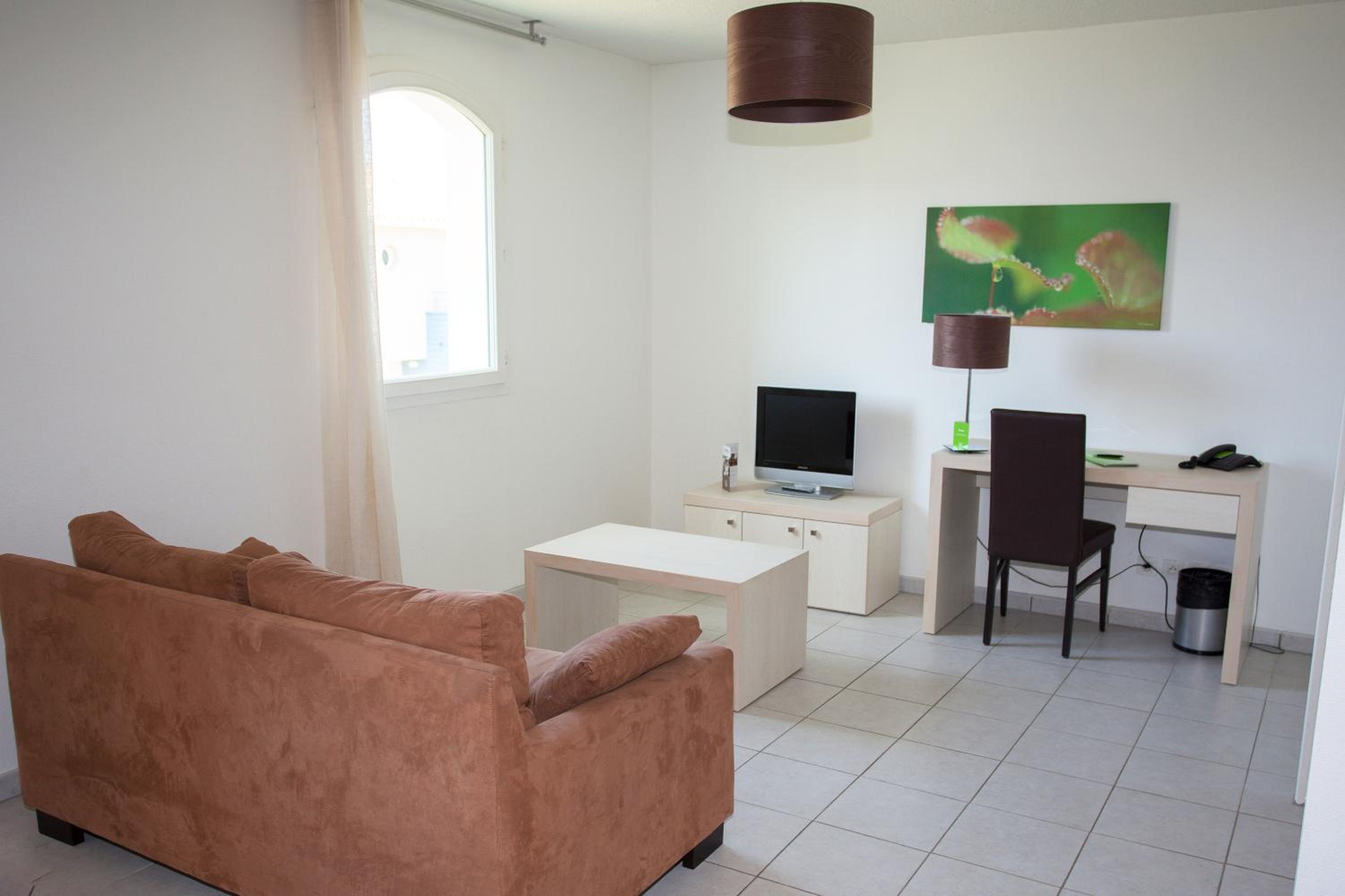 Superior Two-Bedroom Apartment - Photo 5