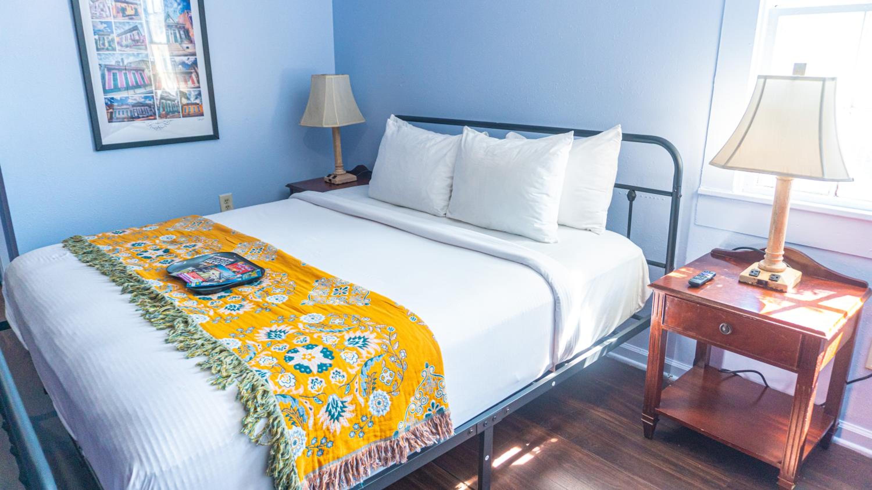 Deluxe Single Room - Photo 12