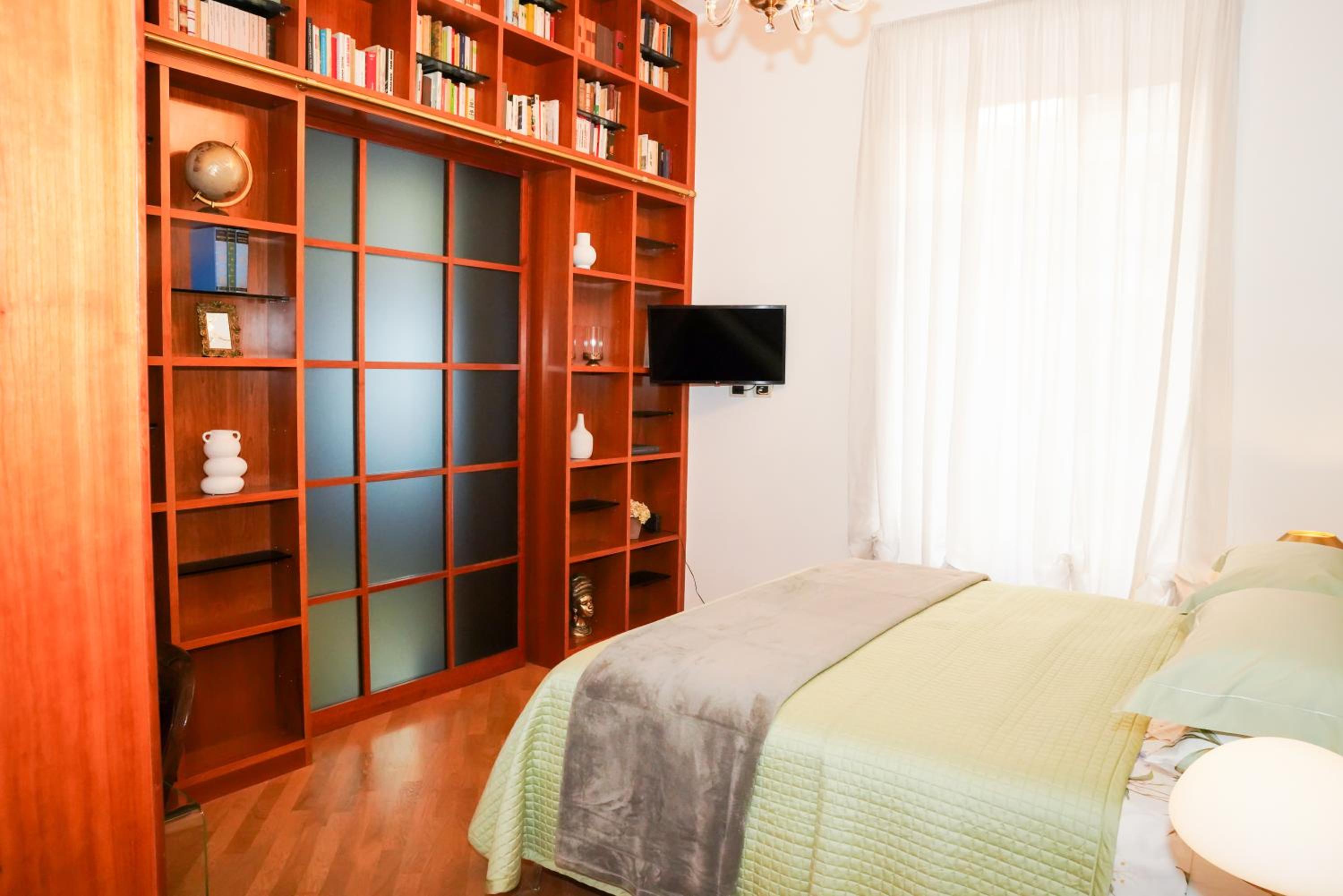 Three-Bedroom Apartment photo 2