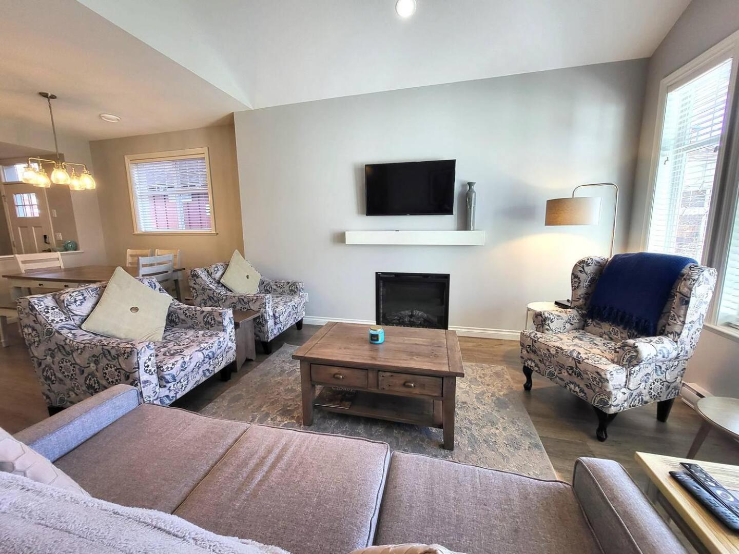 Four-Bedroom House photo 1