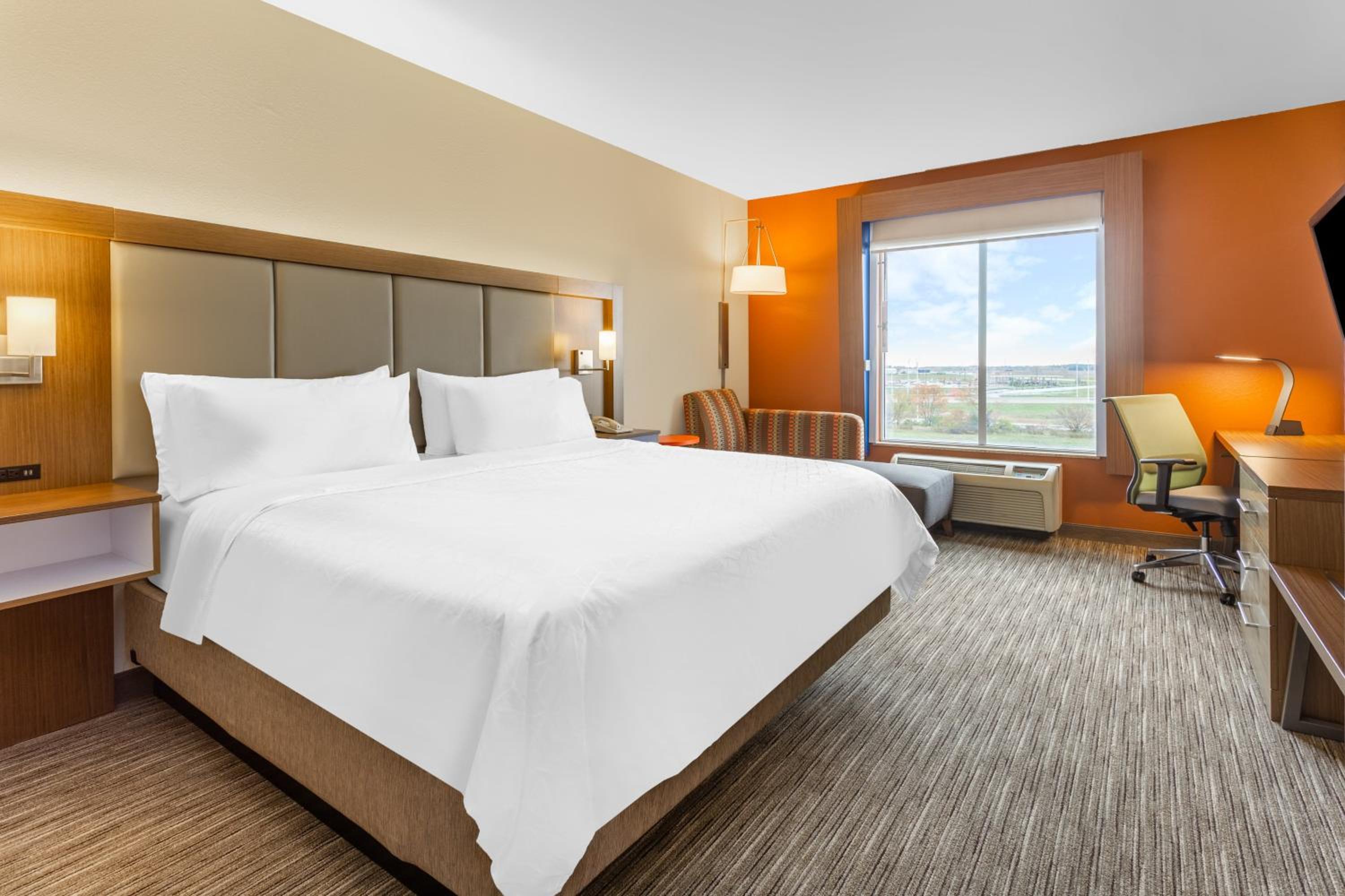 King Room - Disability Access - Photo 11
