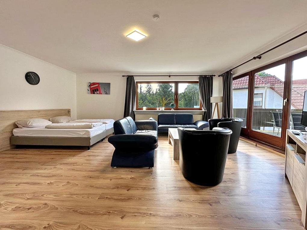 Two-Bedroom Apartment - Photo 2