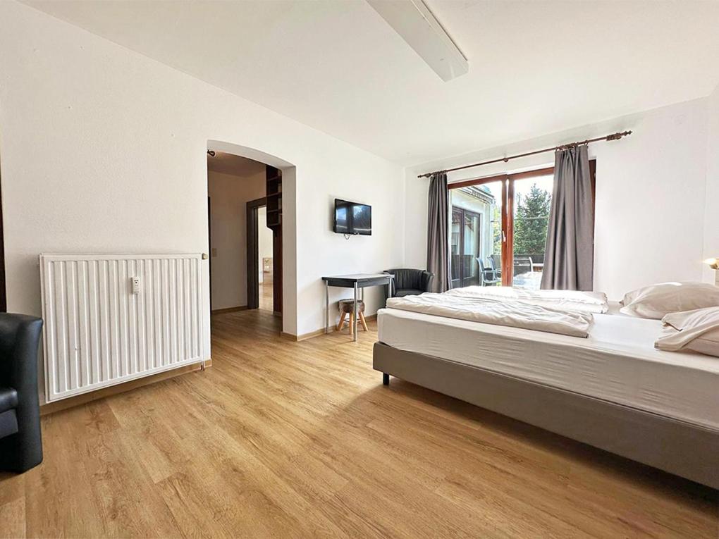 Two-Bedroom Apartment - Photo 3