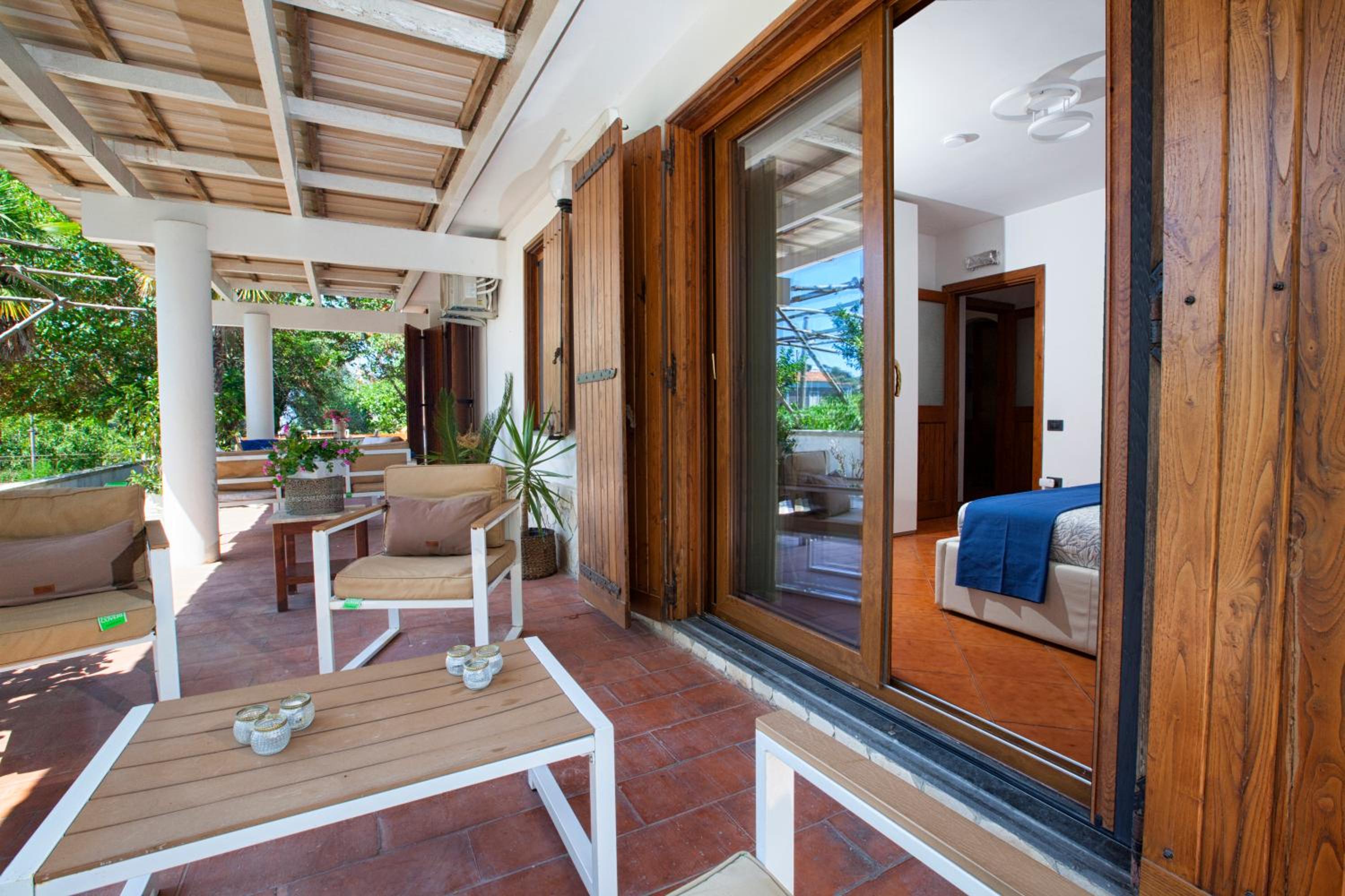 Villa photo 3