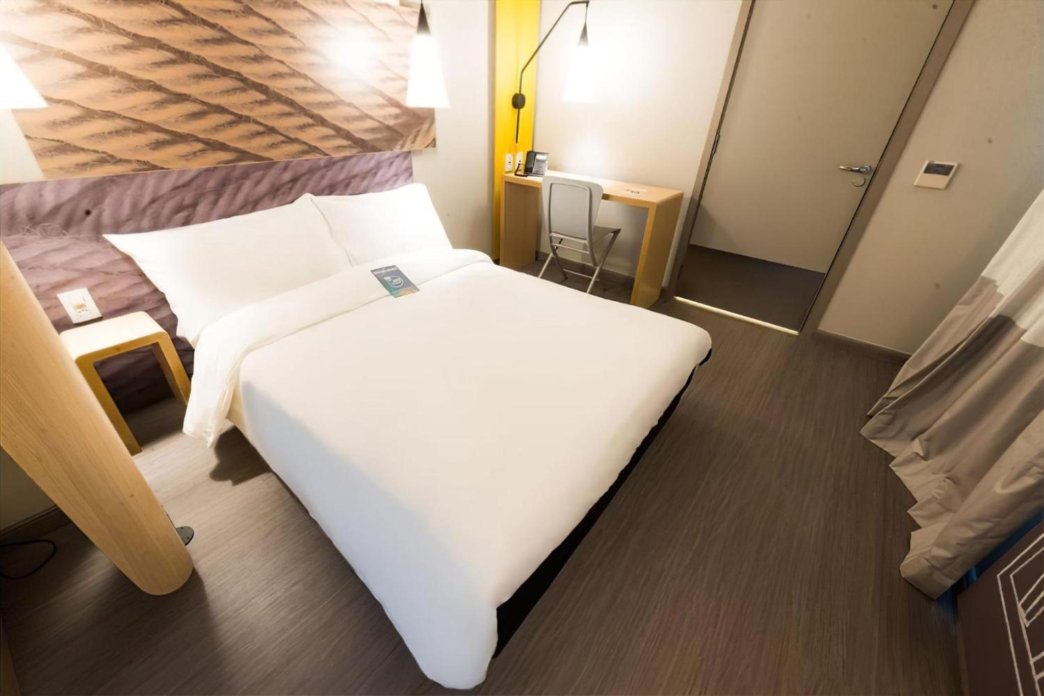 Apartment with Double Bed - Mobility Access - Photo 4