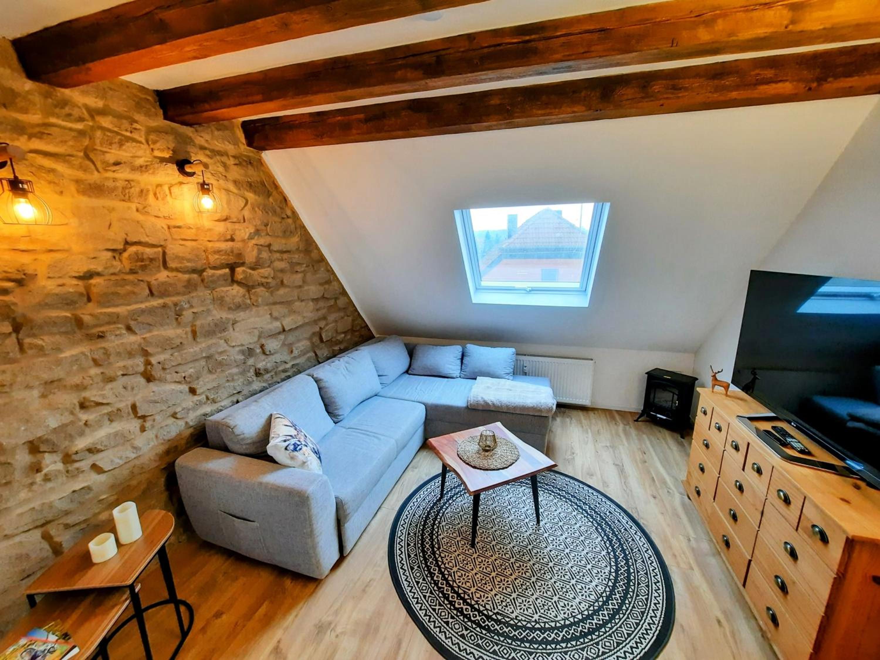 One-Bedroom Apartment photo 1