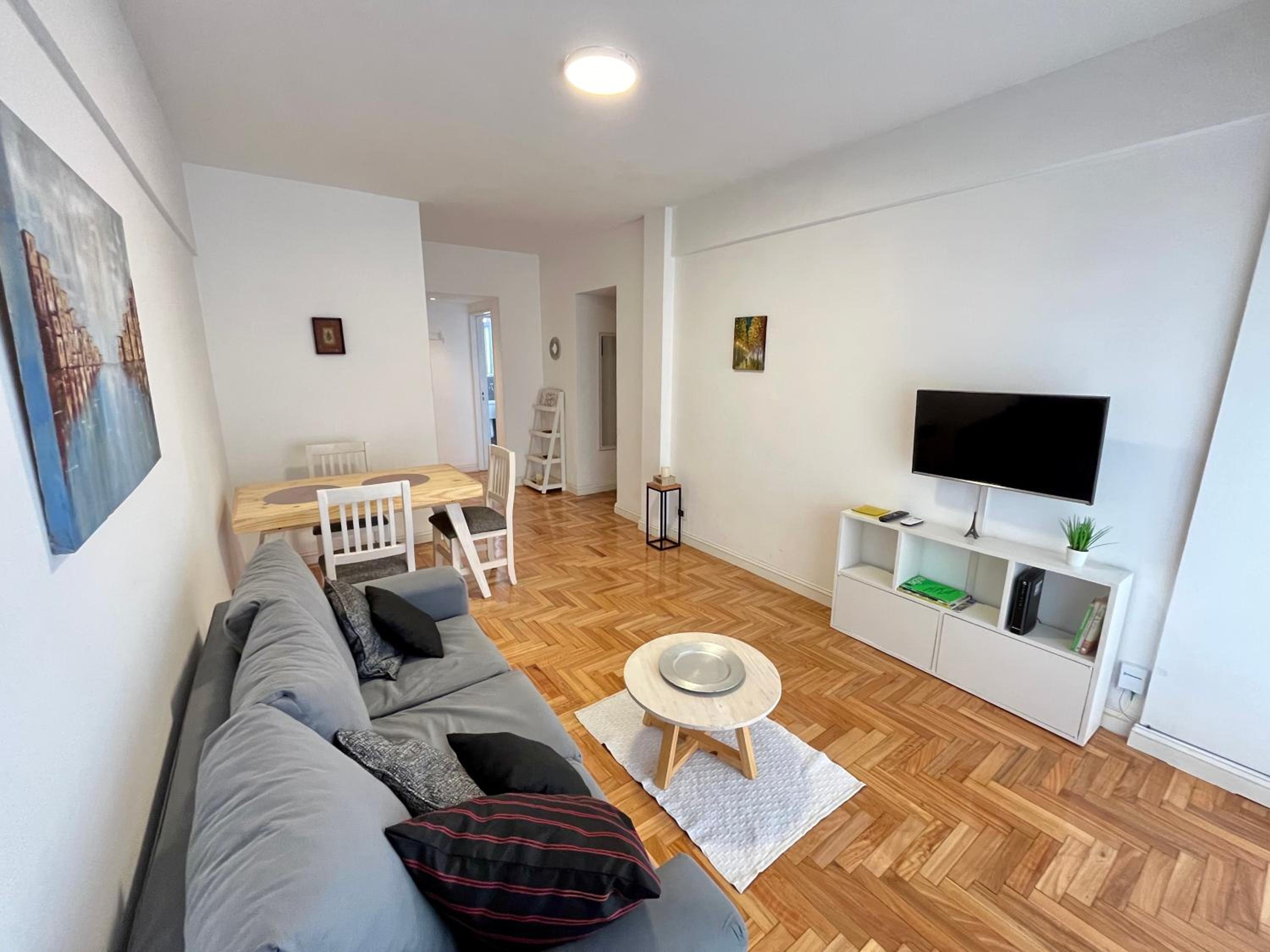 One-Bedroom Apartment photo 1