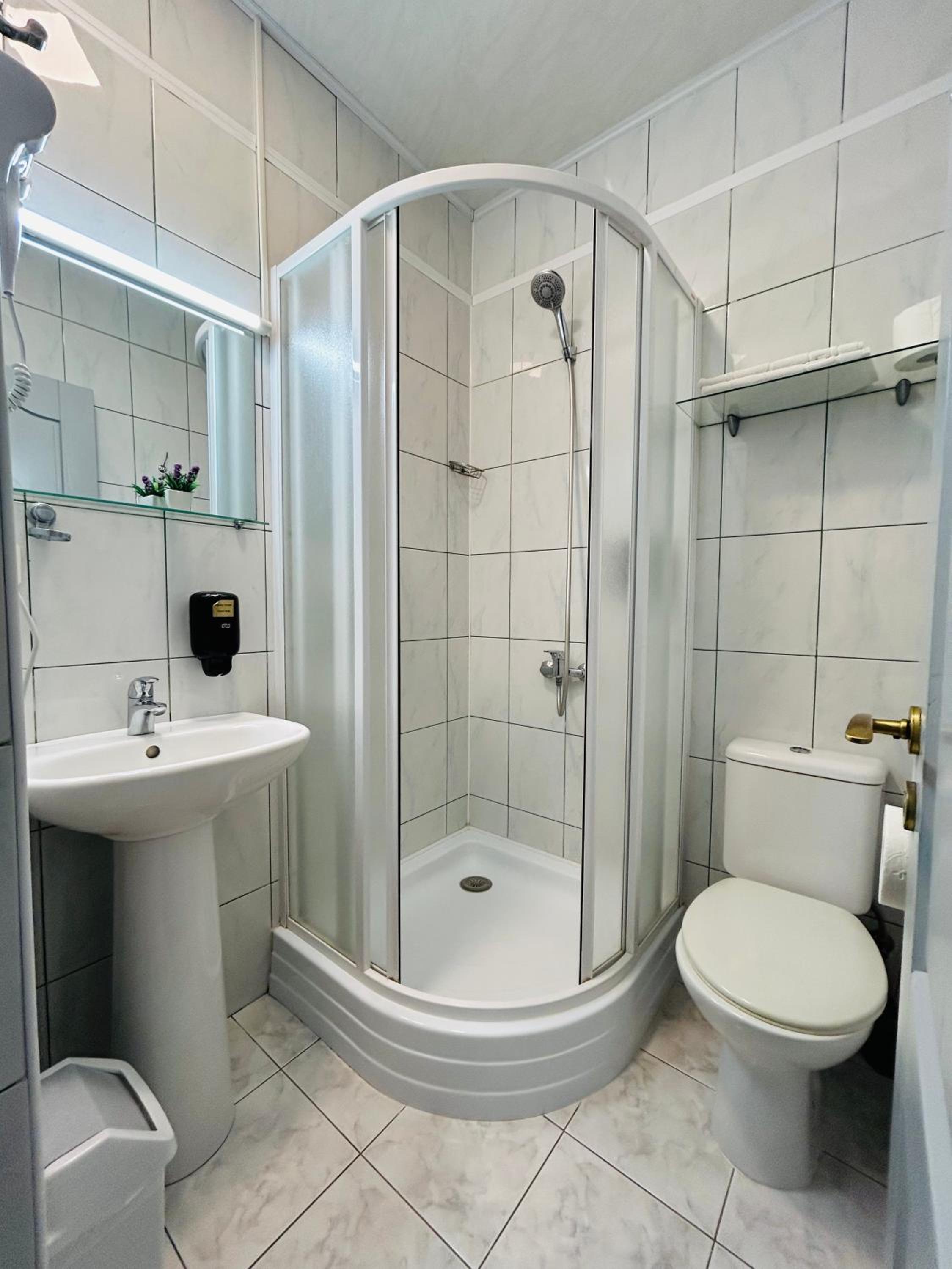 Triple Room with View - Photo 2