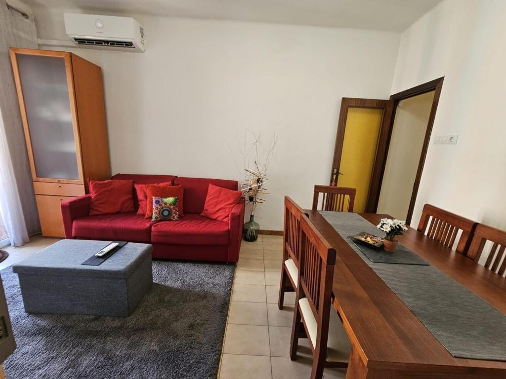 Three-Bedroom Apartment photo 2