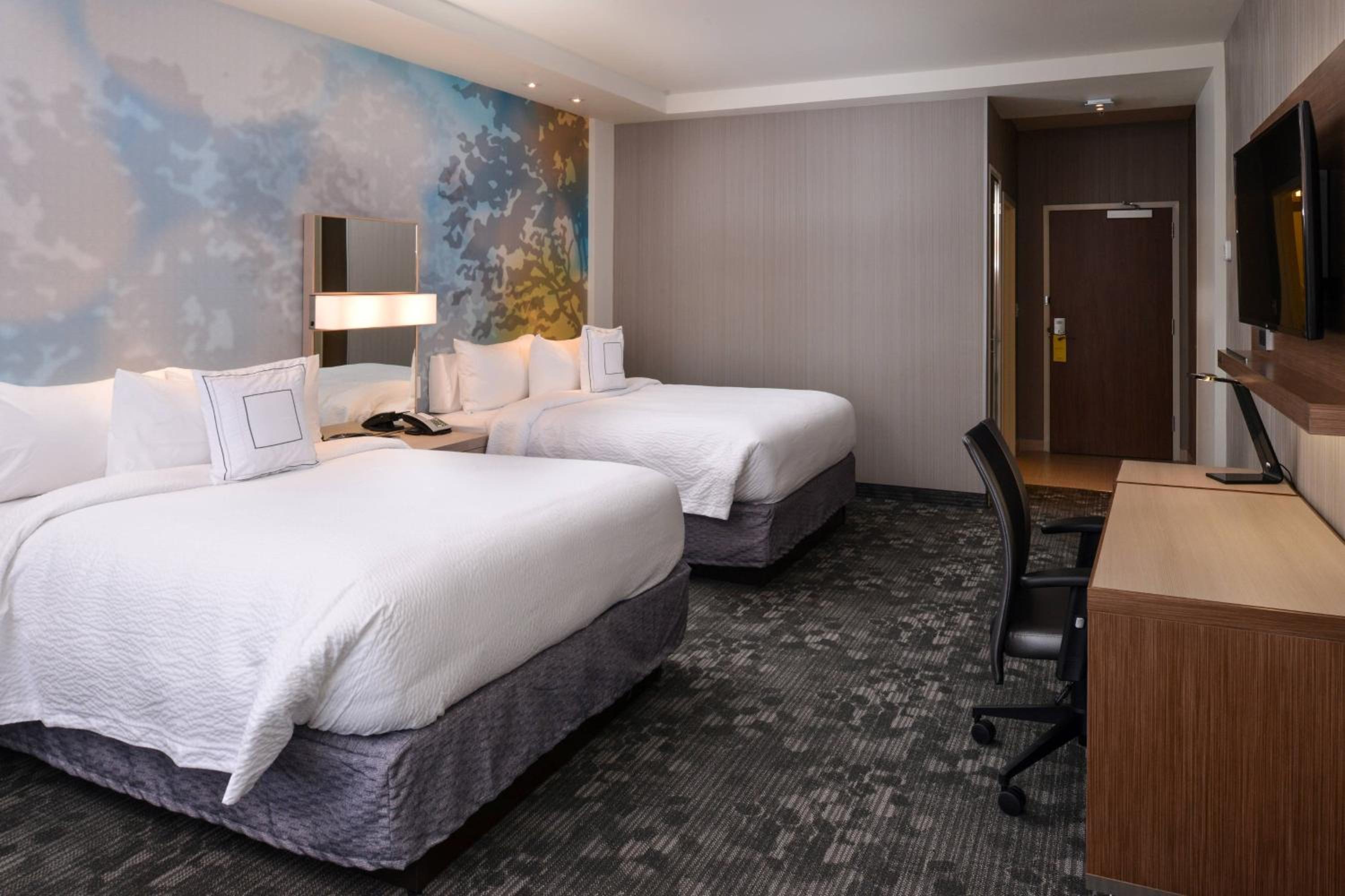 Queen Room with Two Queen Beds - Photo 1