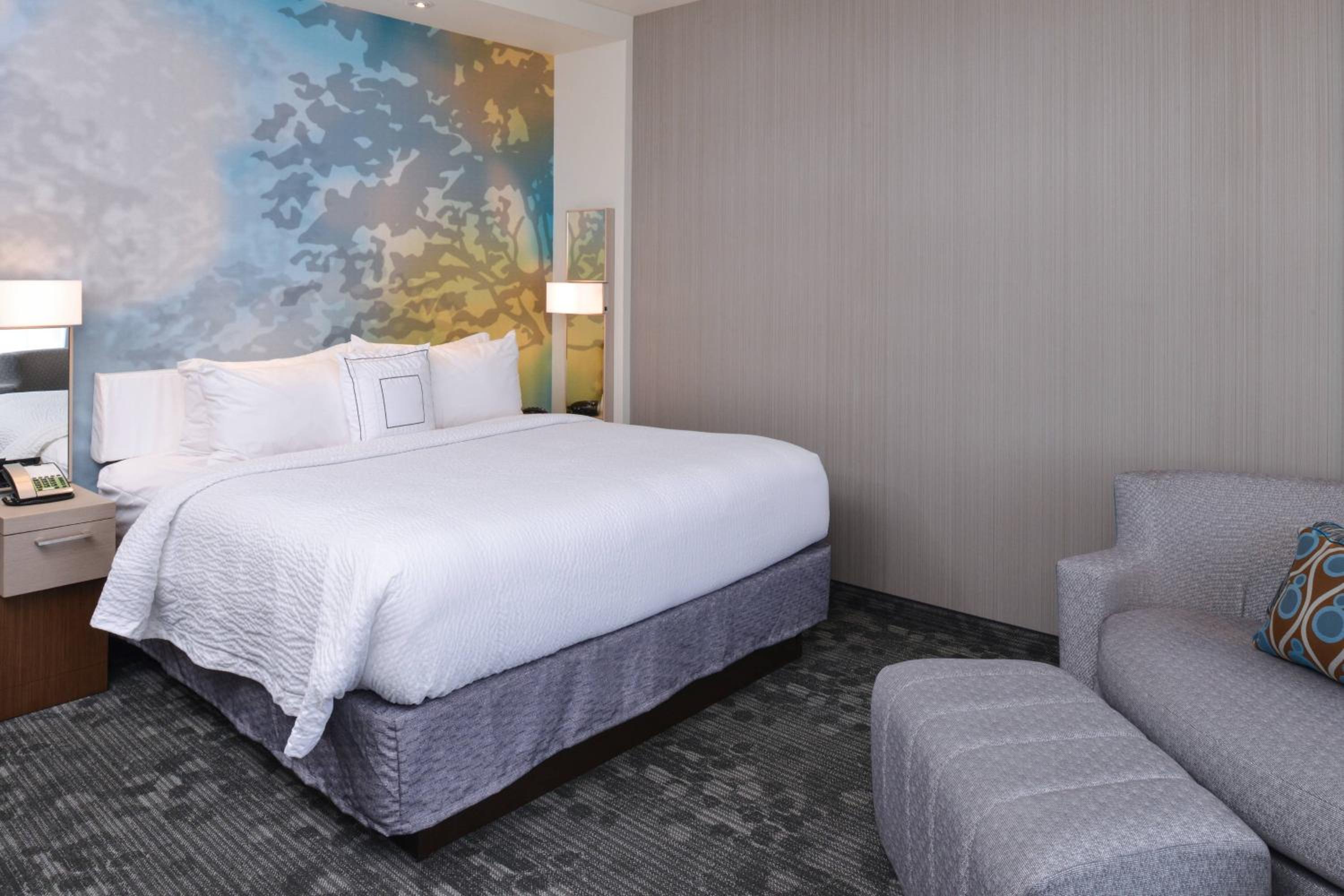 King Room with Sofa Bed - Photo 1