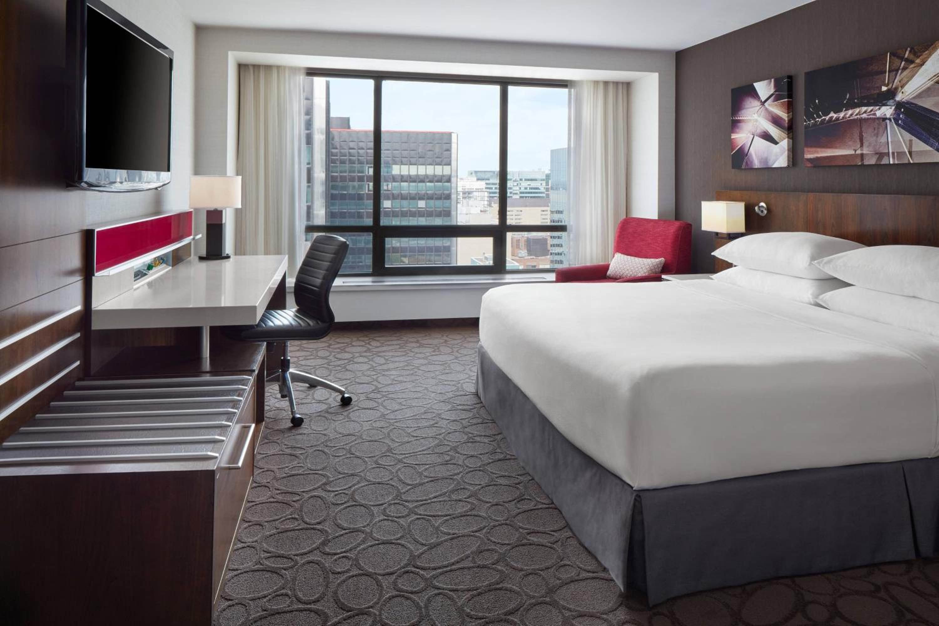 Deluxe King Room - Photo 1