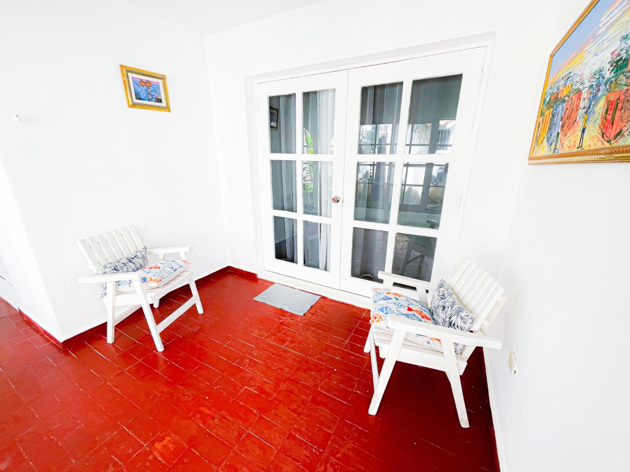Apartment With Garden View