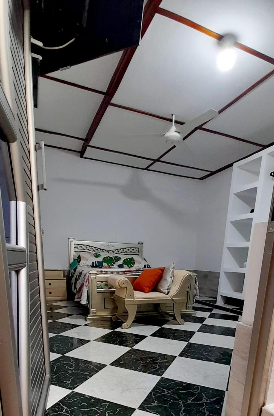 Standard Double Room With Shared Bathroom photo 1