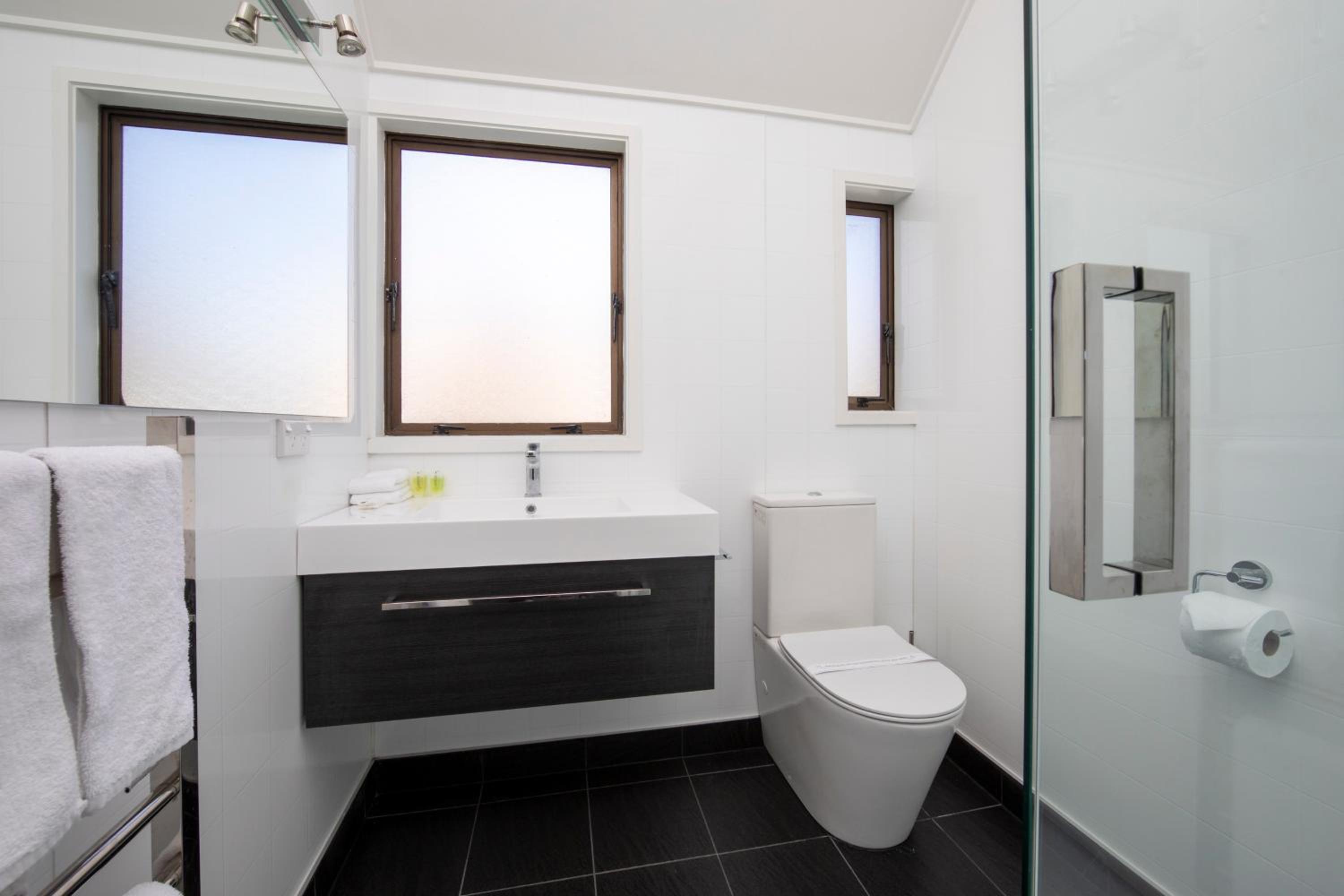 One-Bedroom Apartment - Photo 7