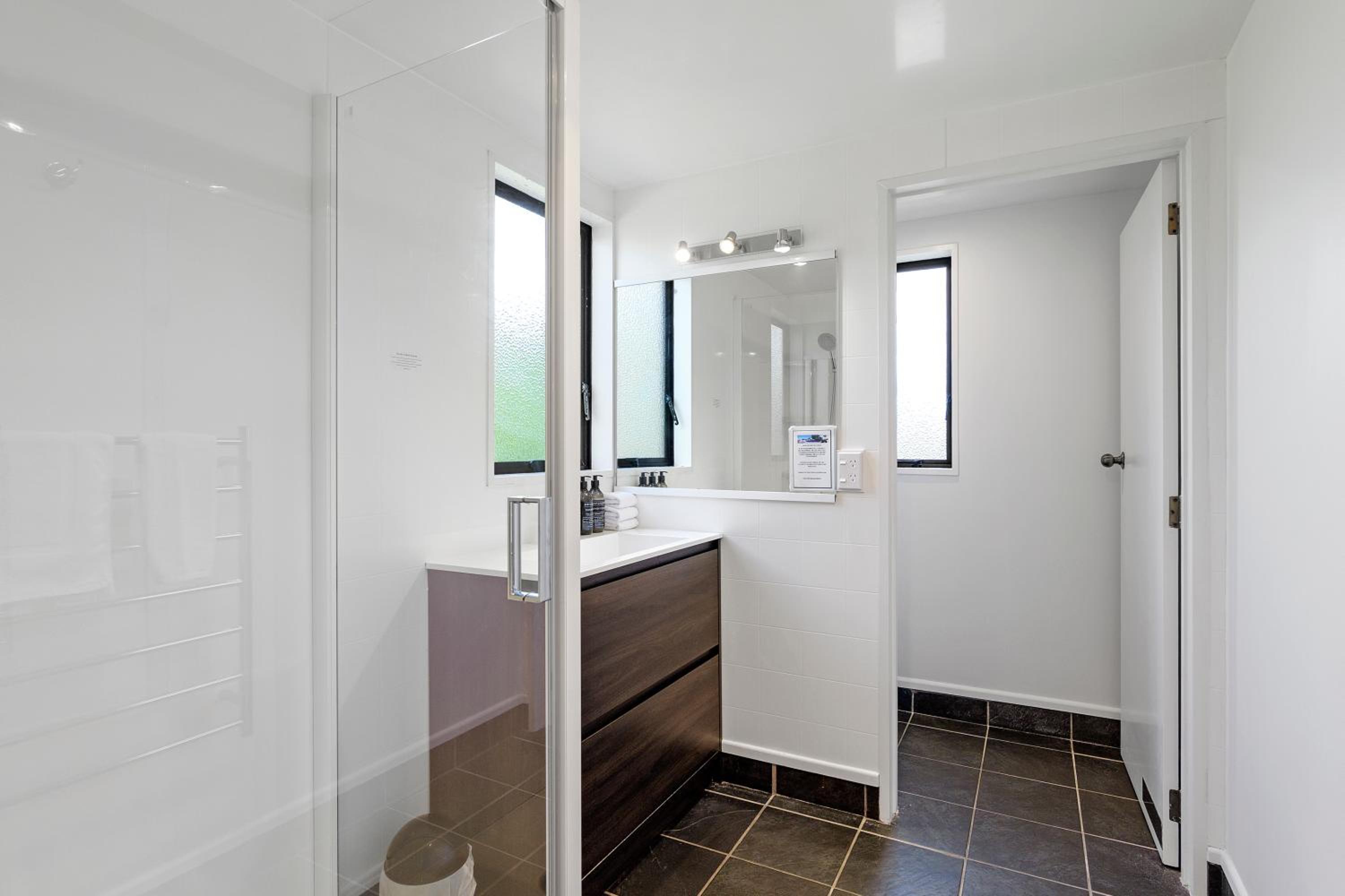 One-Bedroom Apartment - Photo 6