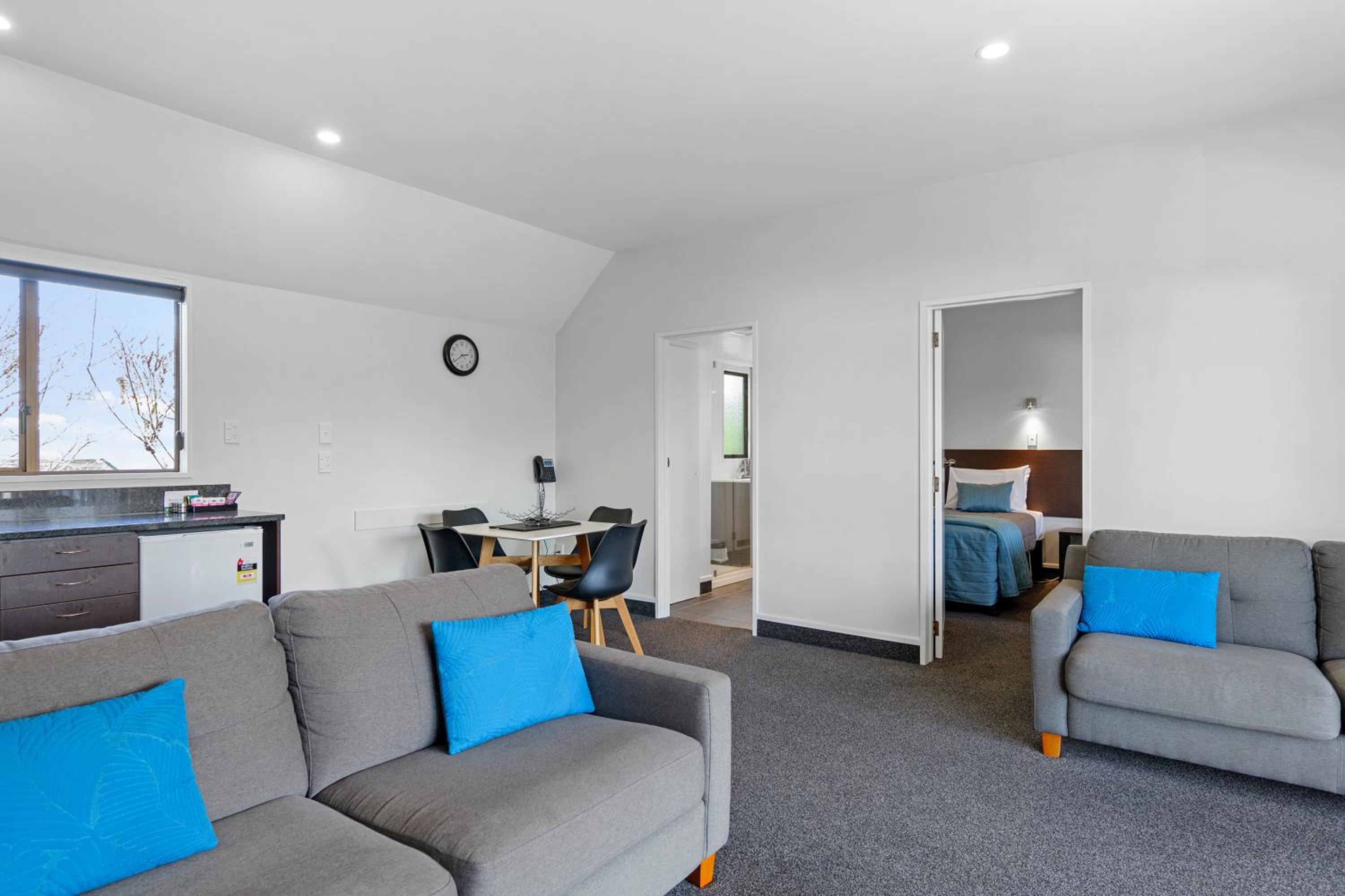 One-Bedroom Apartment - Photo 1