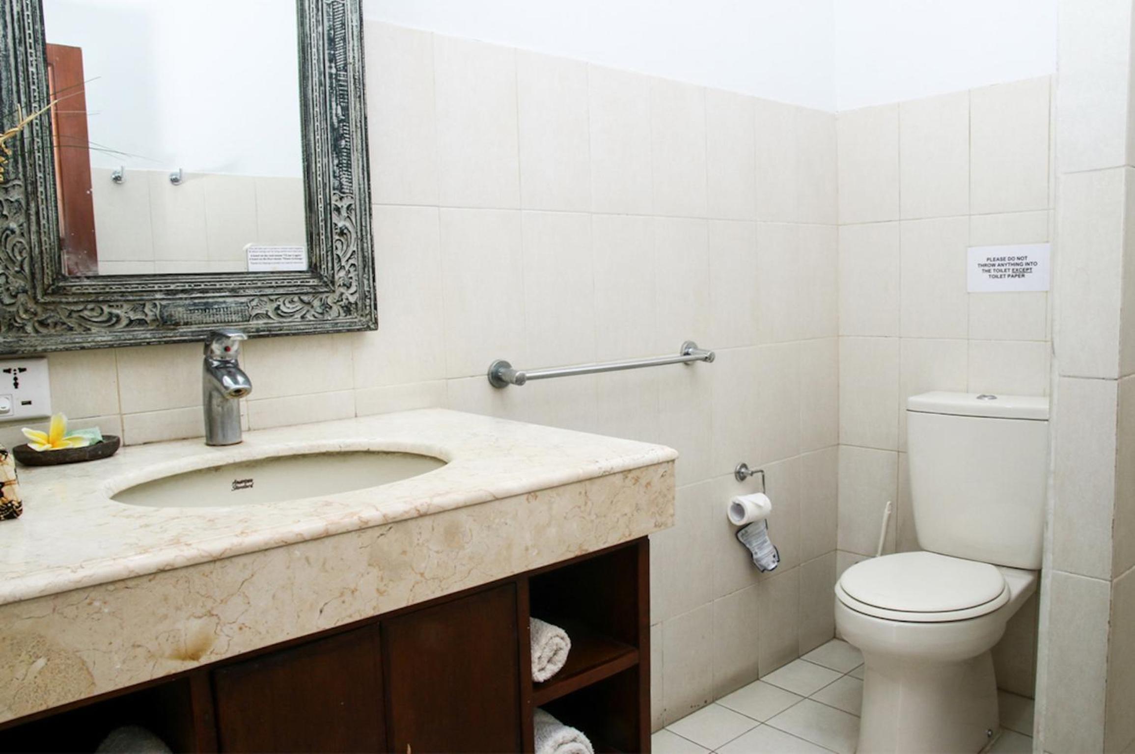 Standard Double Room - Photo 16