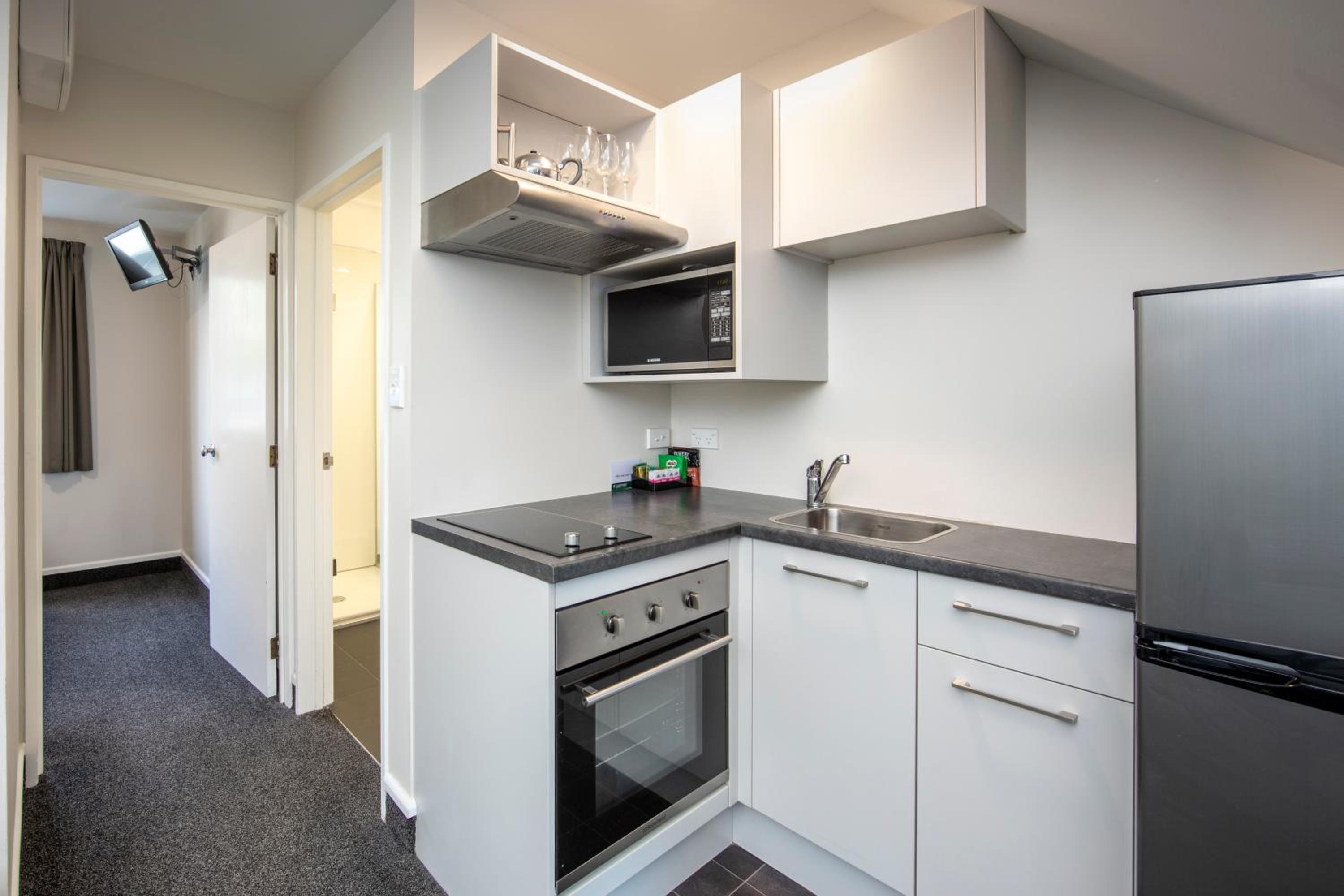 Two-Bedroom Apartment - Photo 6