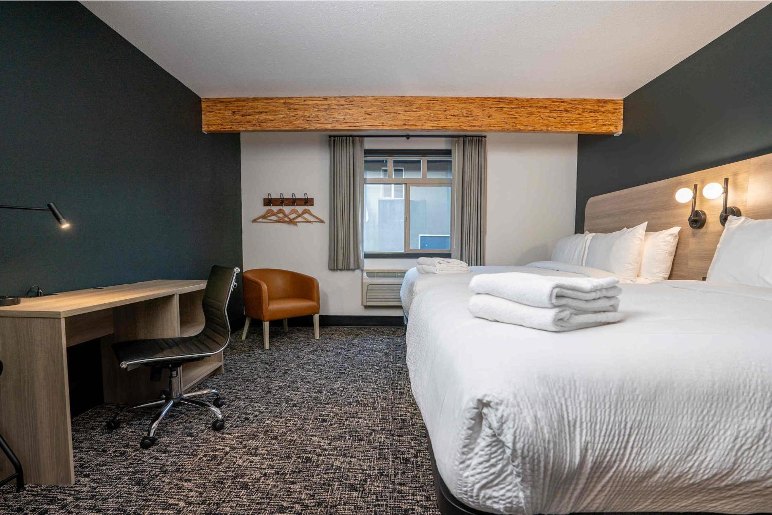 Double Queen Suite (No Pets) - Photo 6