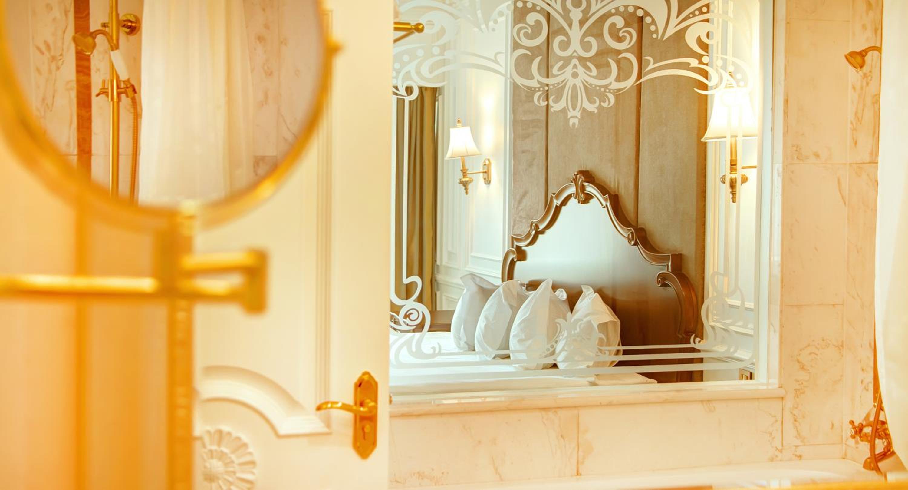 Deluxe Suite Room - Photo 1