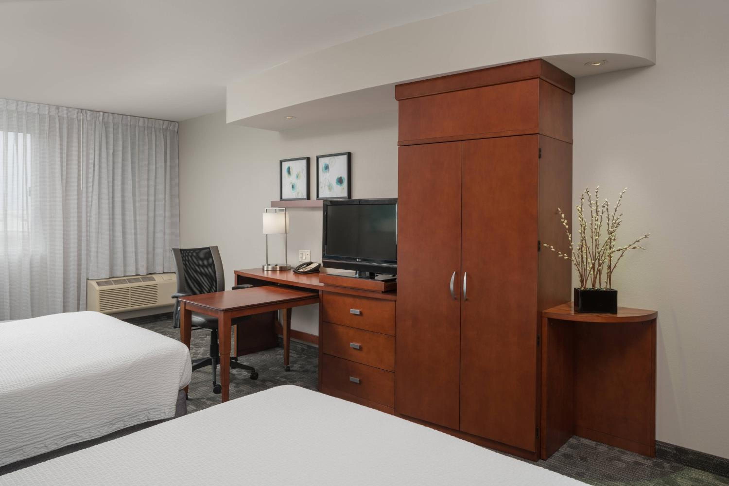Newly Redesigned Queen Room with Two Queen Beds and Adapted Tub - Mobility and Hearing Accessible photo 2