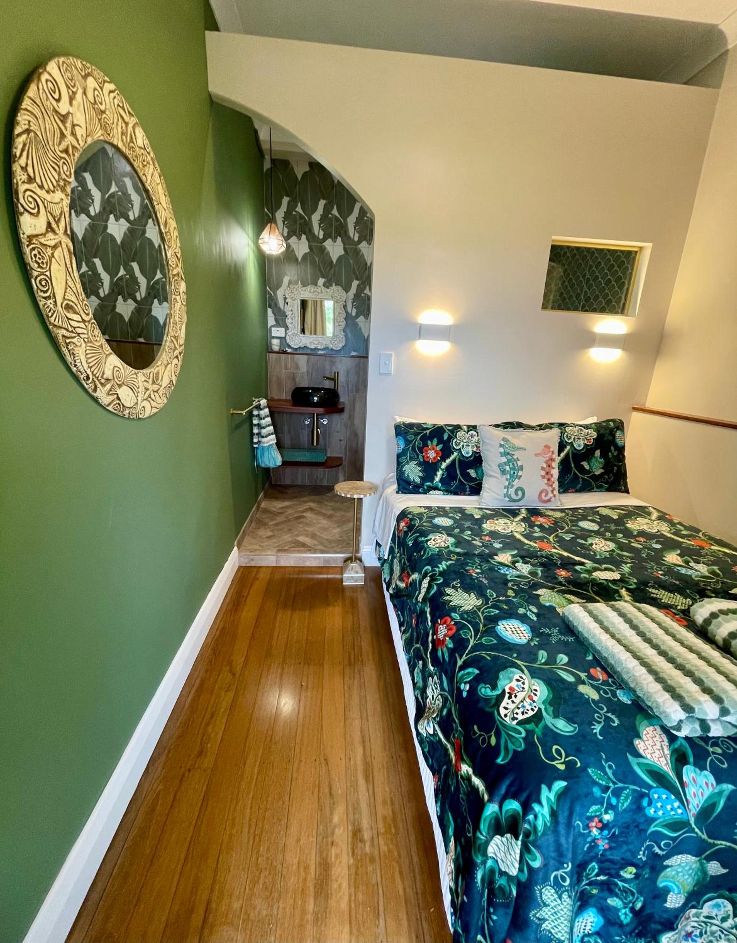 Small Twin Room photo 1