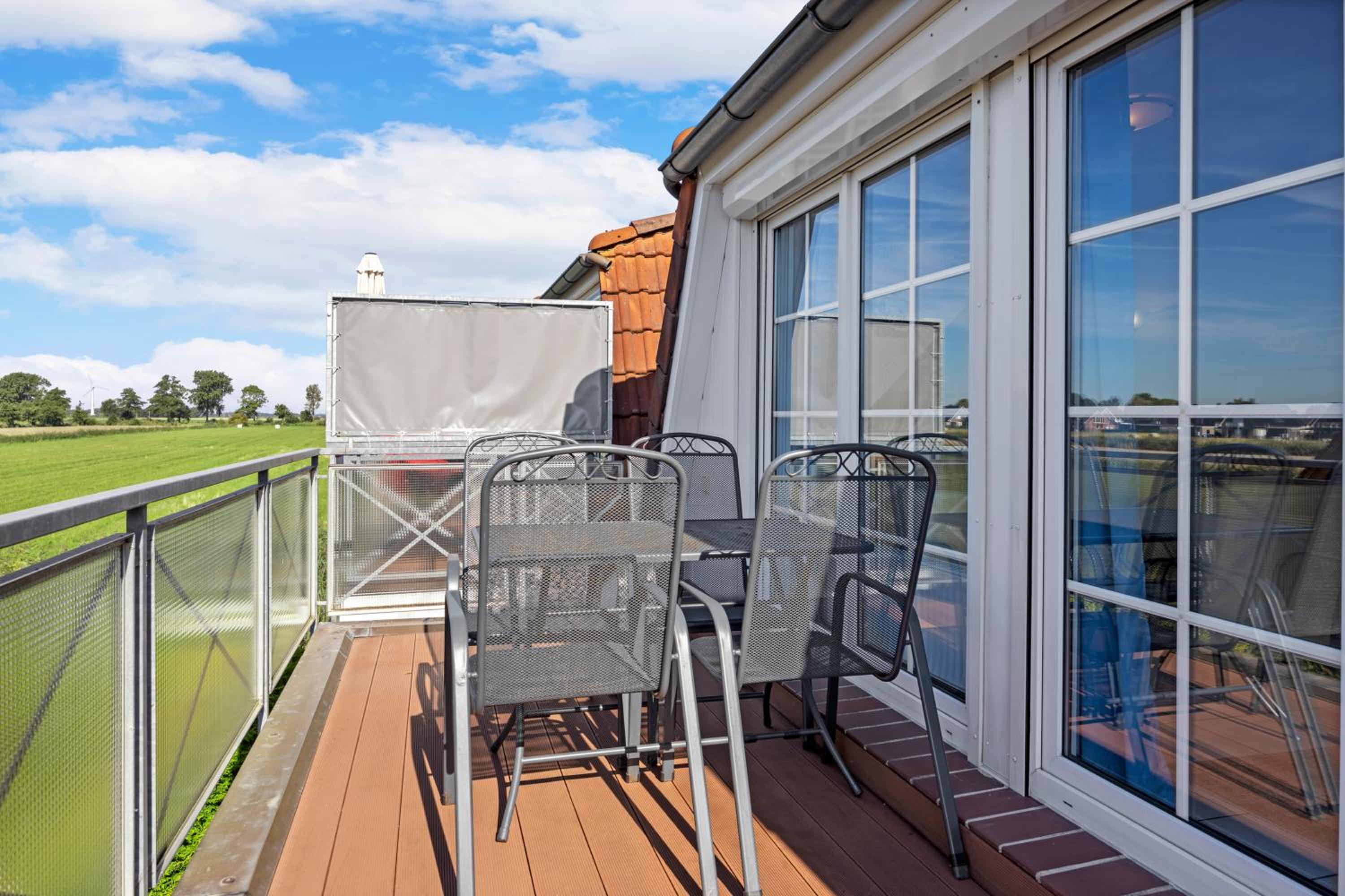 Apartment With Balcony photo 2
