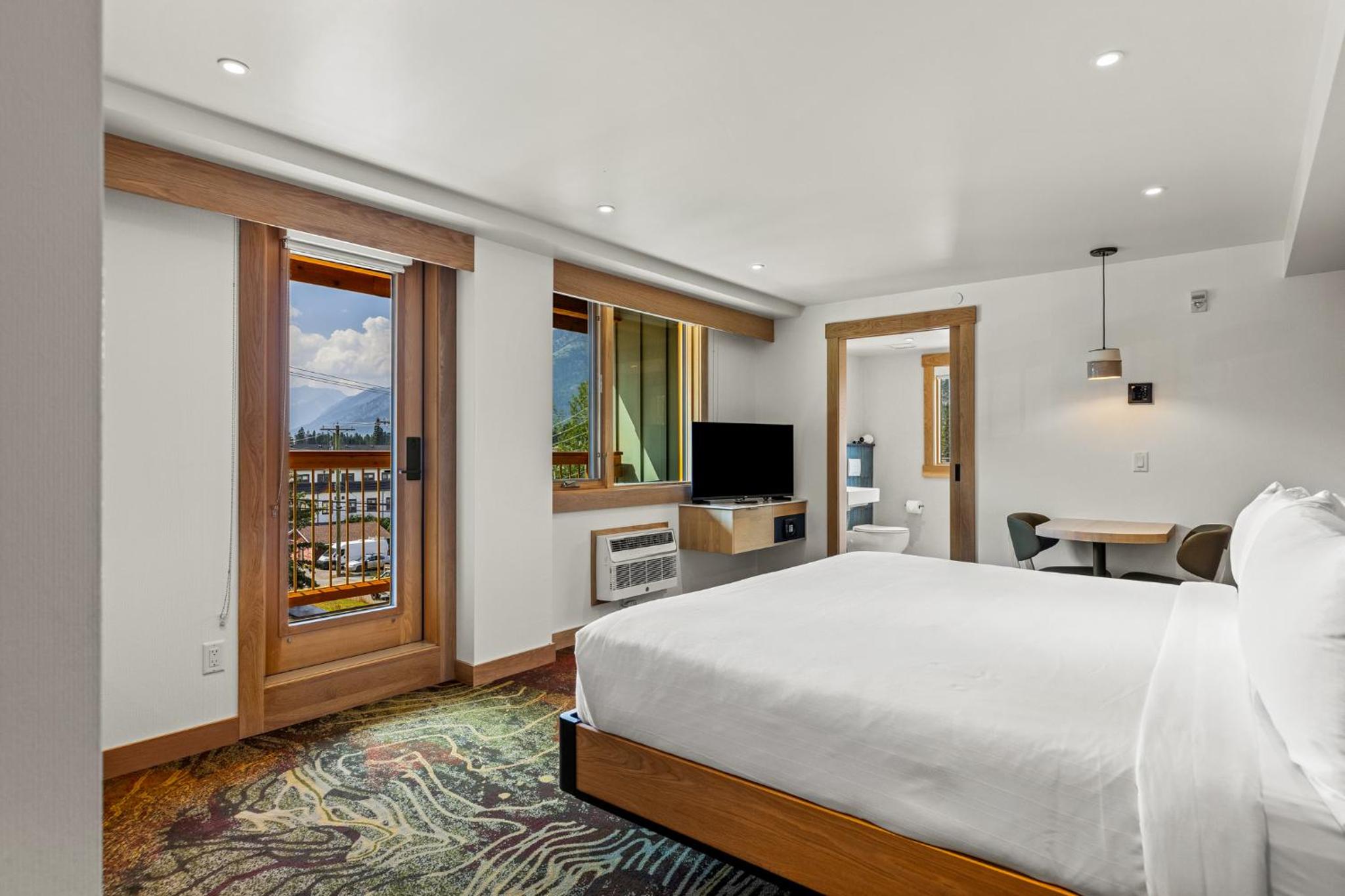 King Room with Mountain View