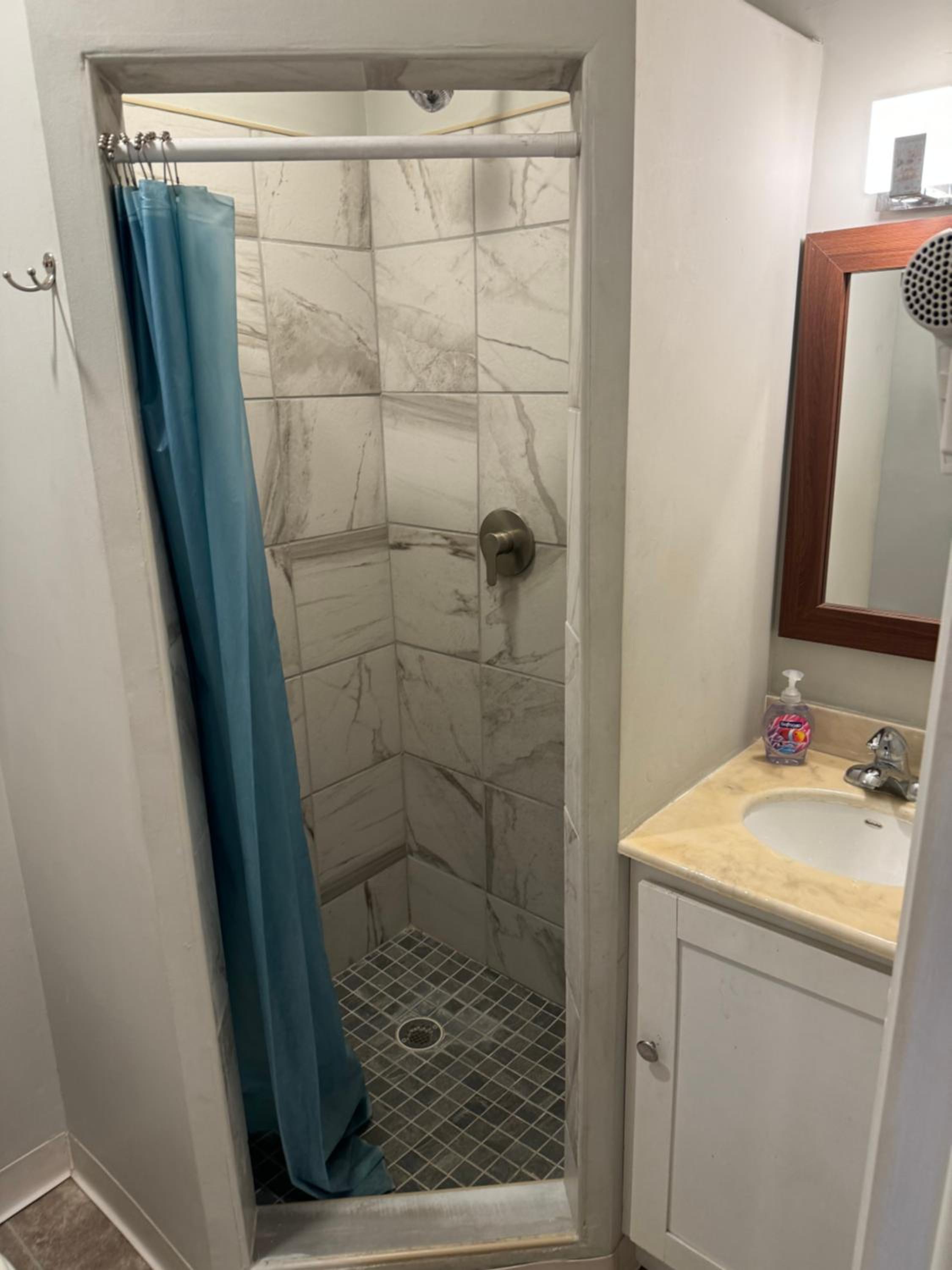 Standard Queen Room photo 3