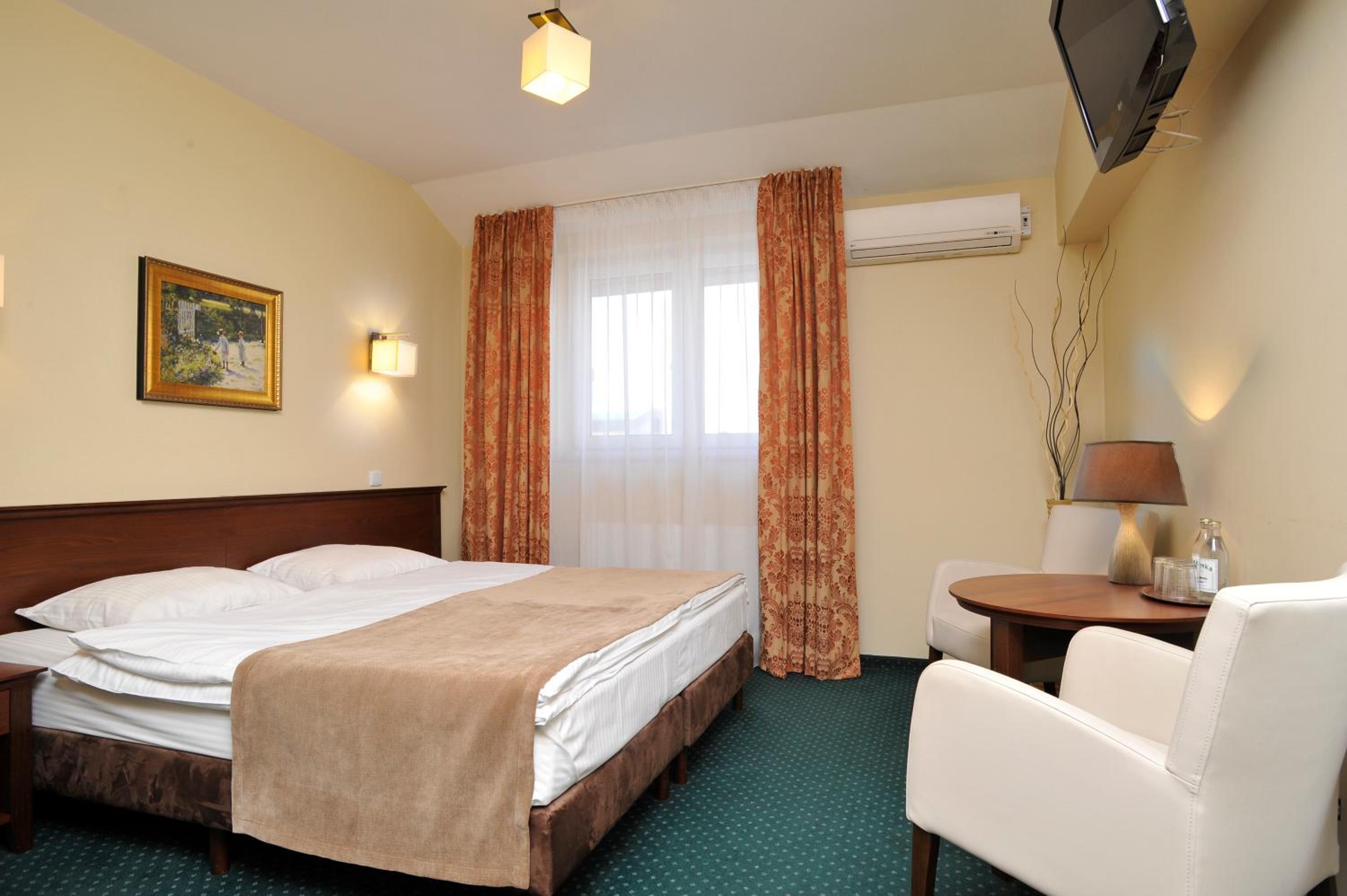 Deluxe Double Room - Photo 1