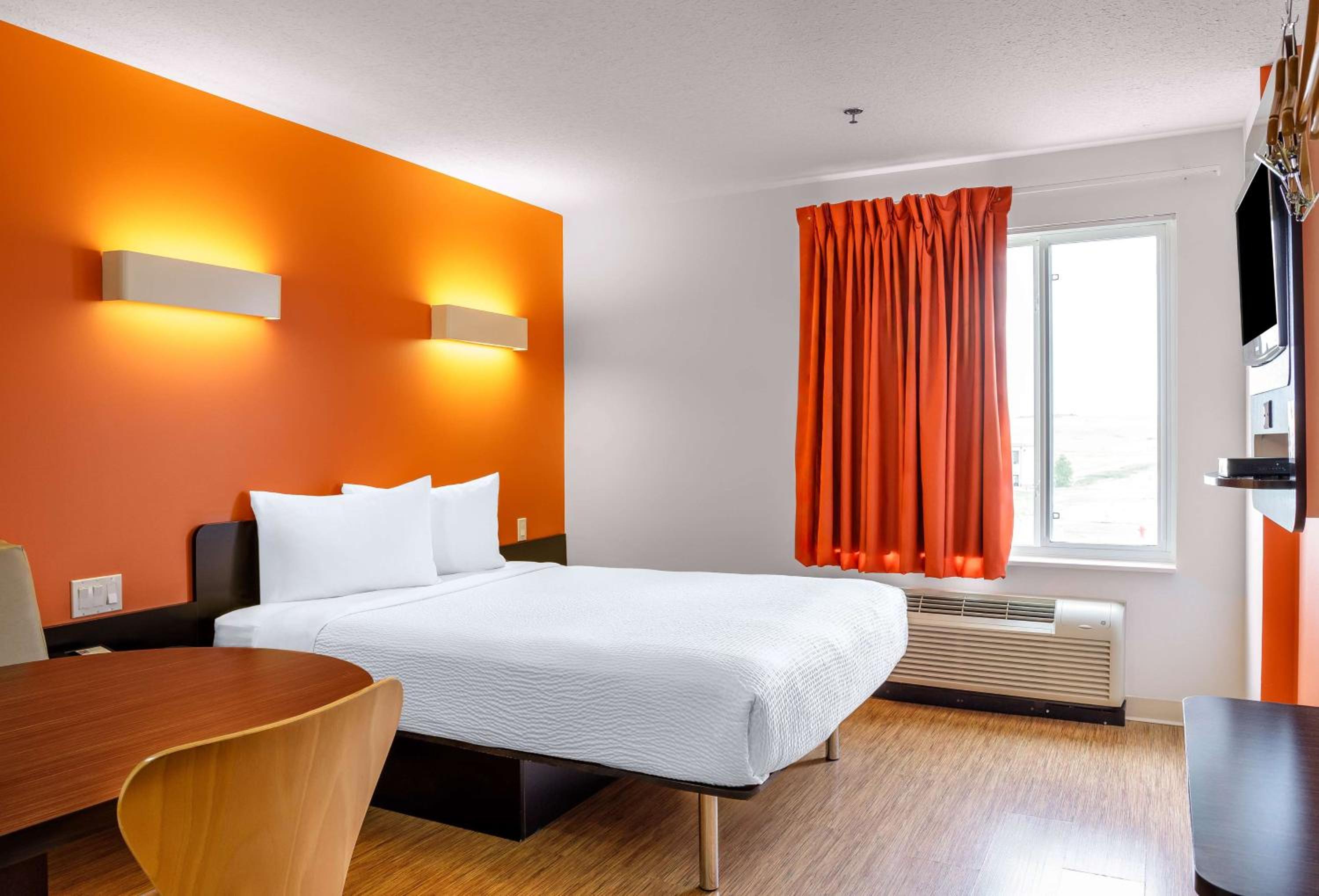 Deluxe Suite - 1 King Bed - Non-Smoking - Kitchen photo 1