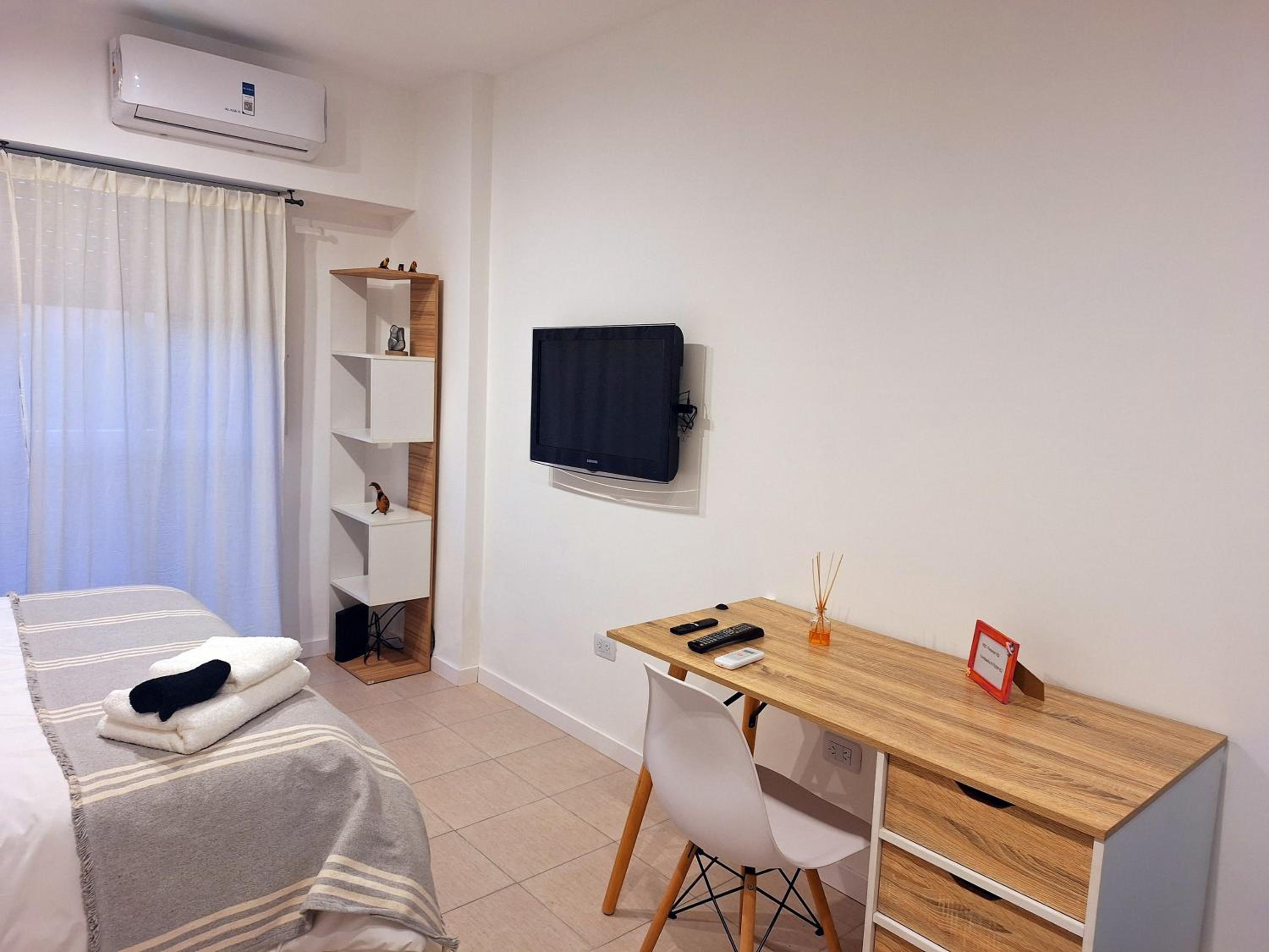 One-Bedroom Apartment photo 1