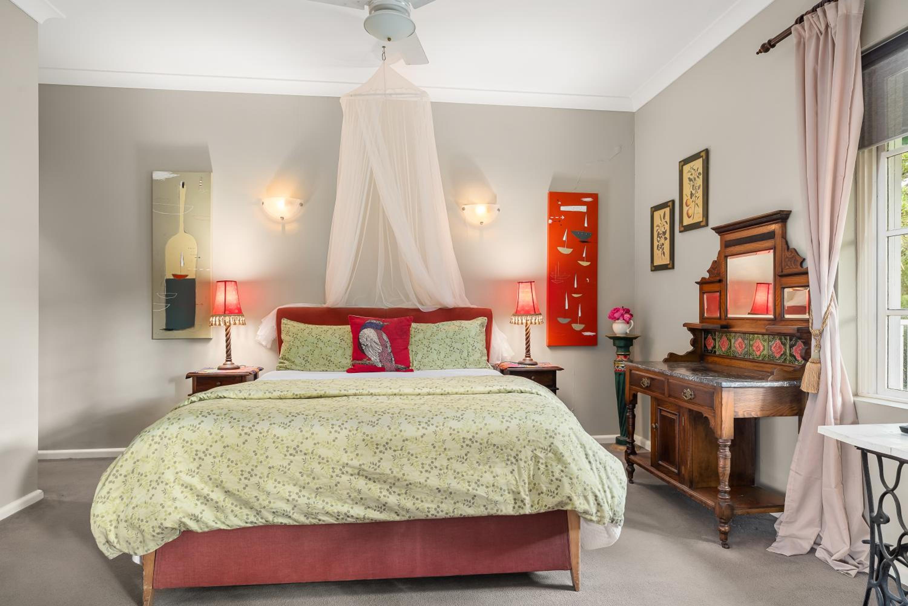 Deluxe Suite with Spa Bath - The Erewhon
