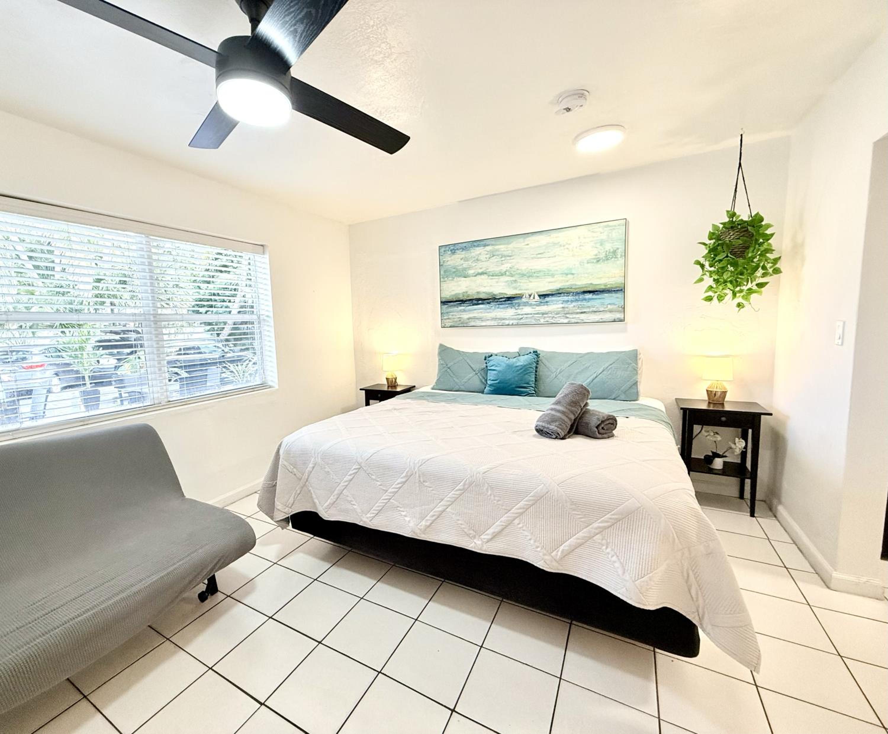 King Studio with Sofa Bed