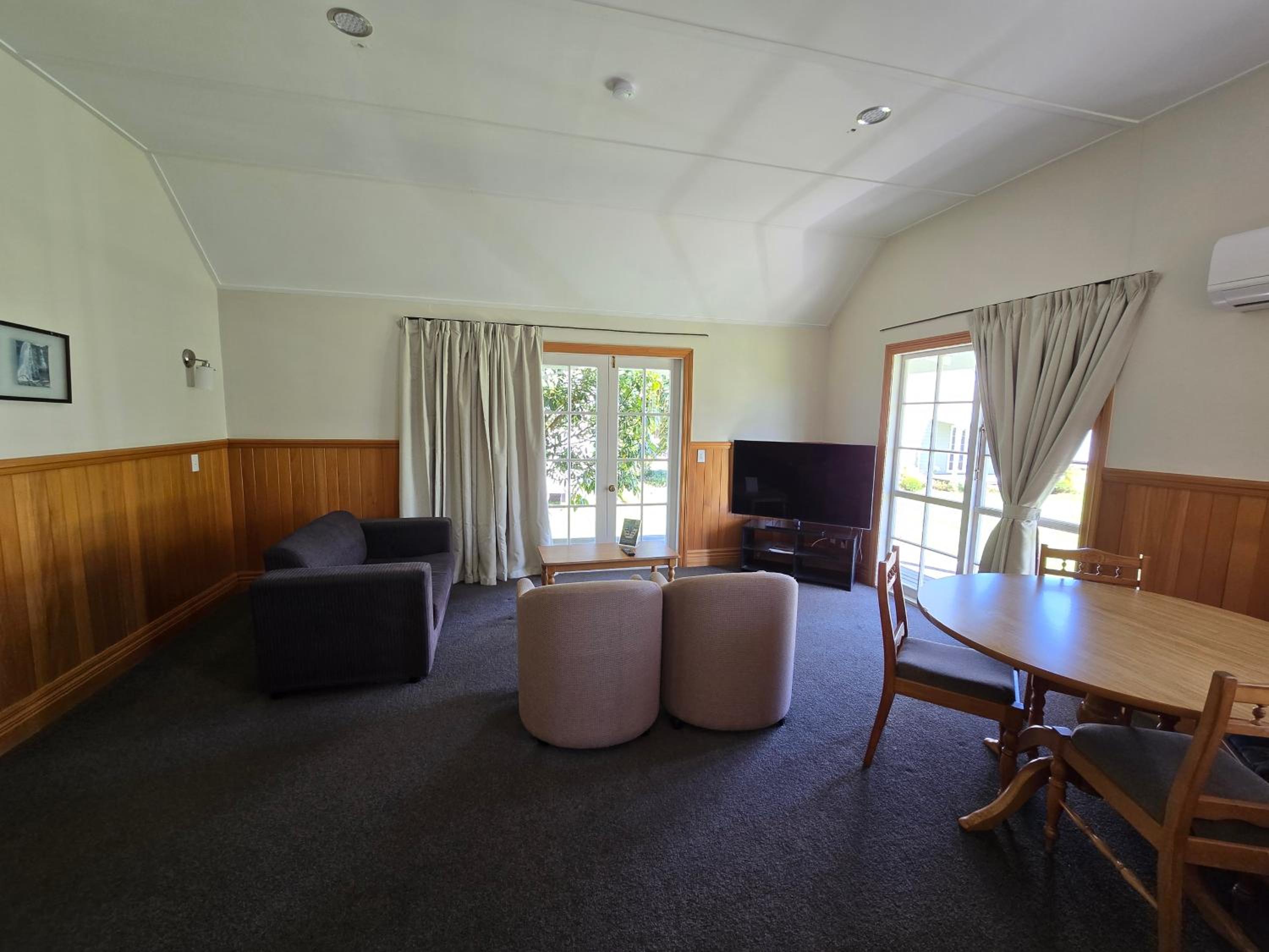 Two-Bedroom Villa photo 2