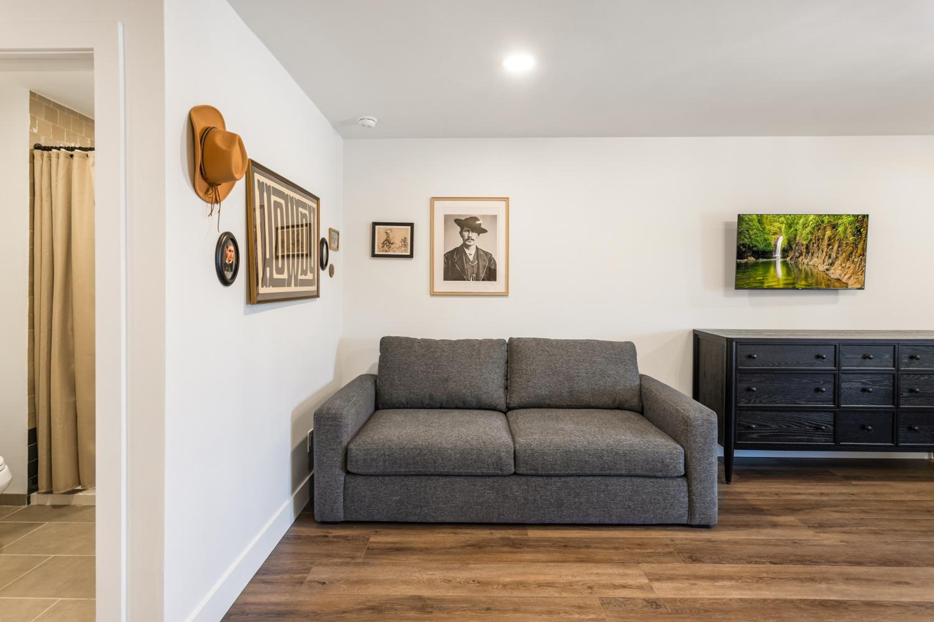 Family Room photo 2