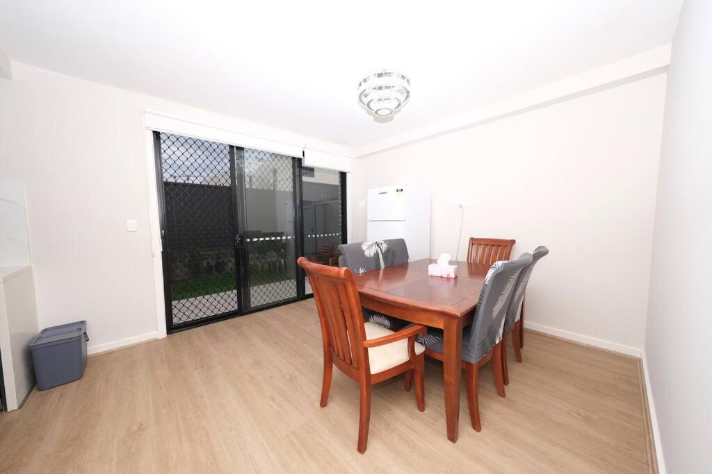Four-Bedroom House photo 2
