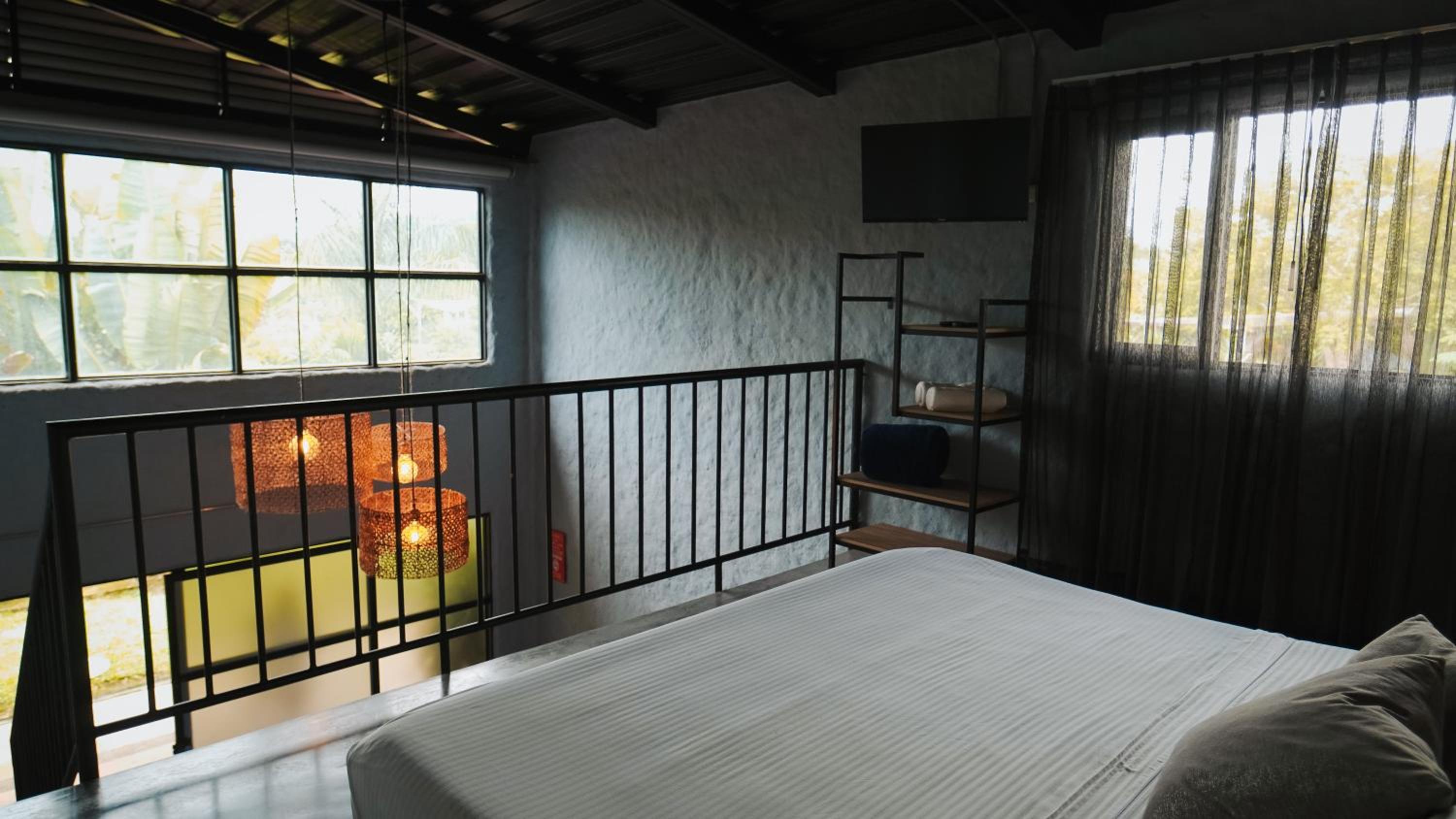 Deluxe Room (2 Adults + 1 Child) photo 3