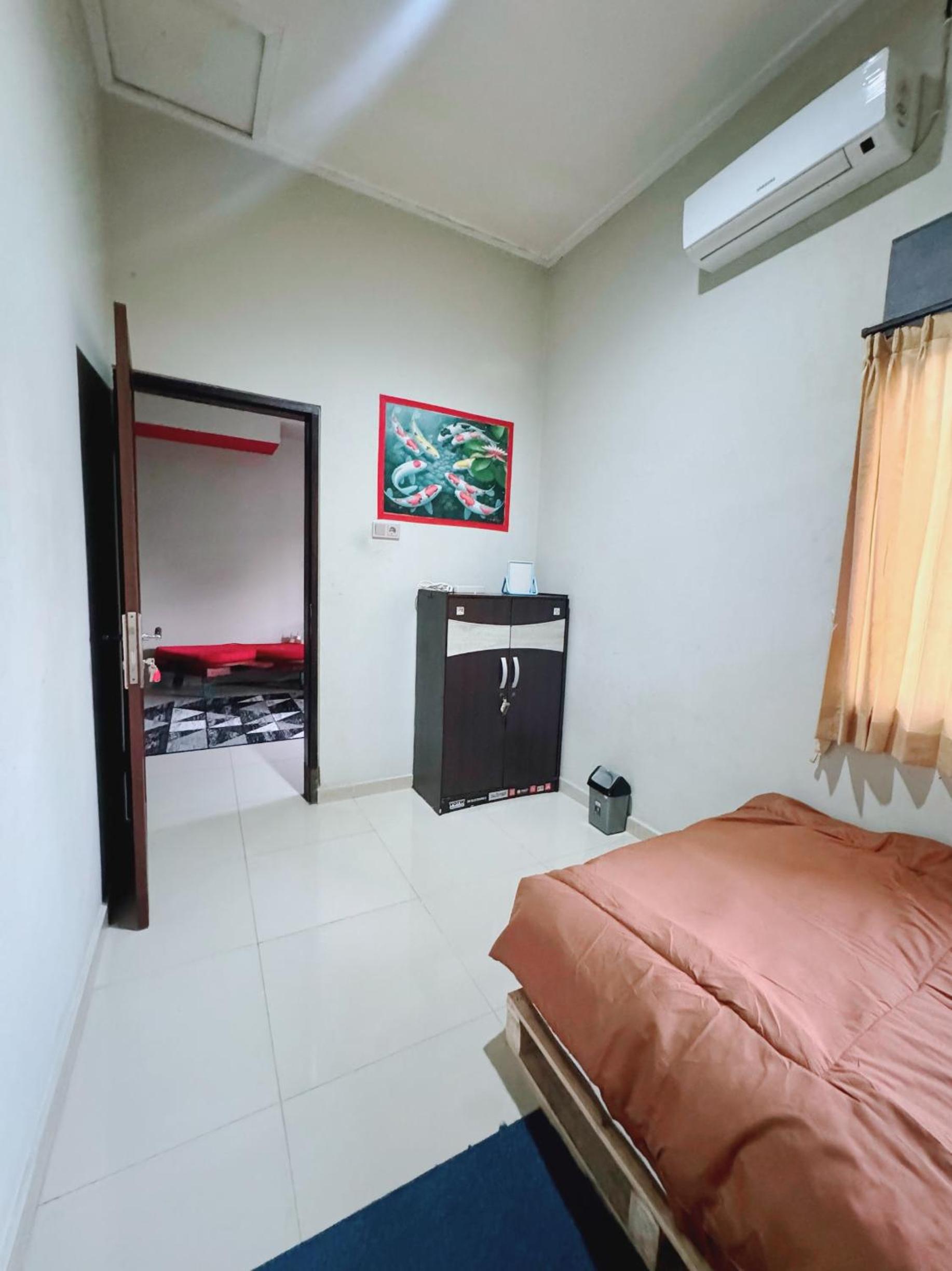 Budget Single Room photo 3