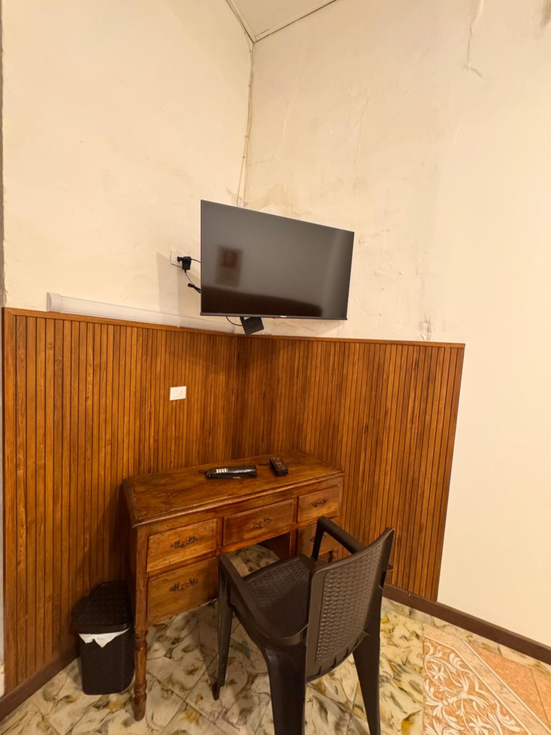 Standard Single Room with Shared Bathroom photo 3