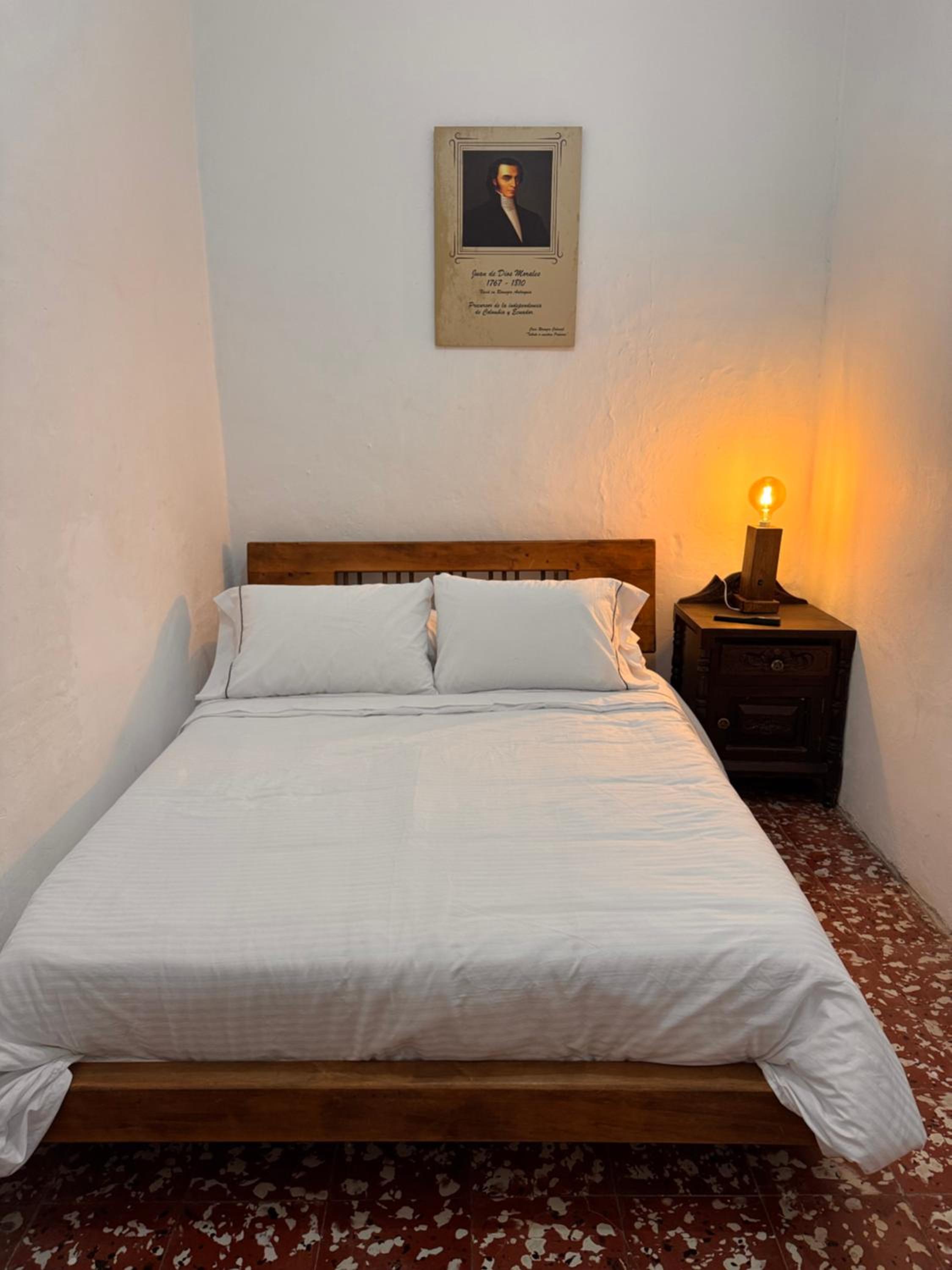 Standard Single Room with Shared Bathroom photo 2