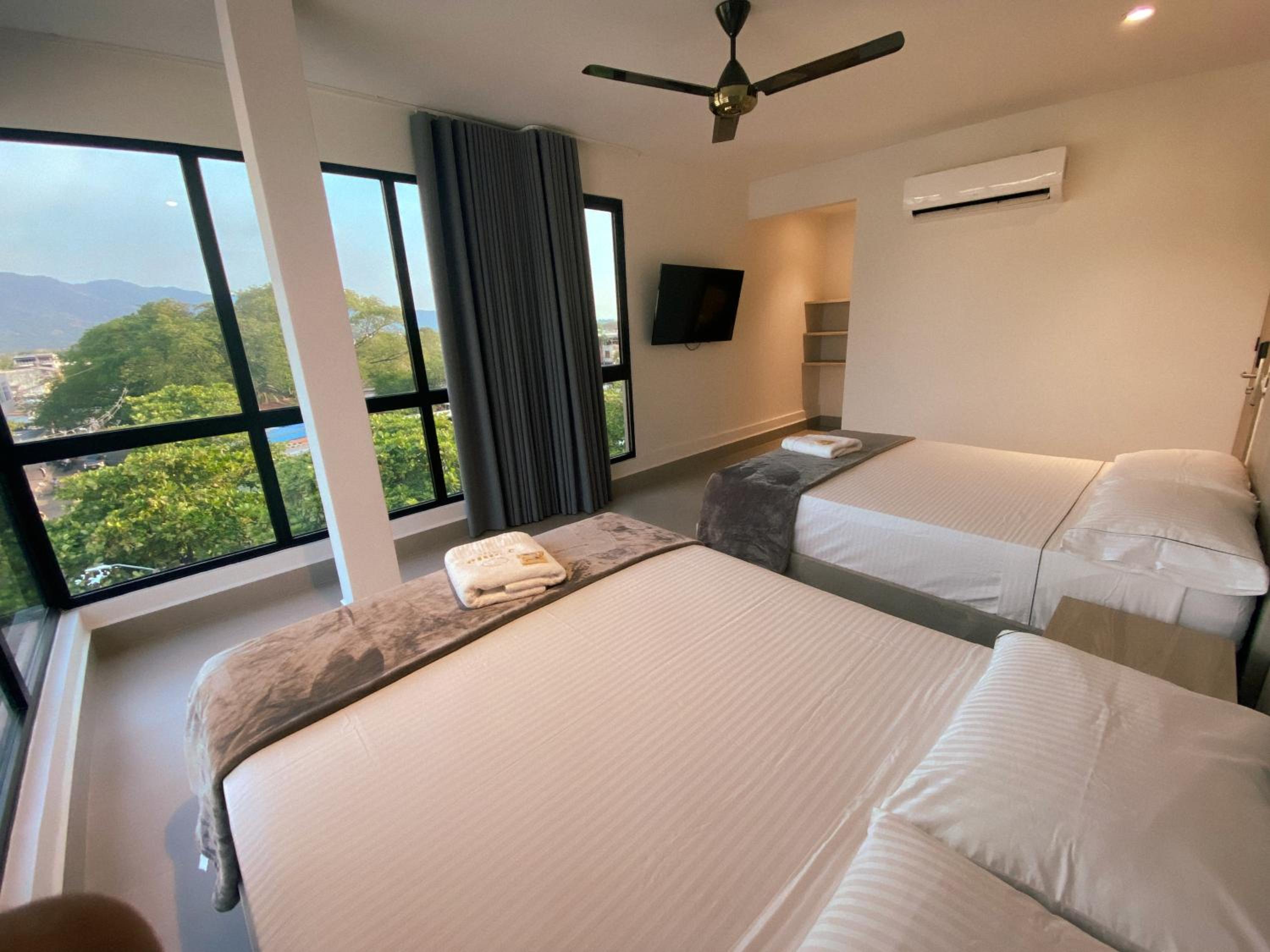 Twin Room with Private Bathroom photo 1