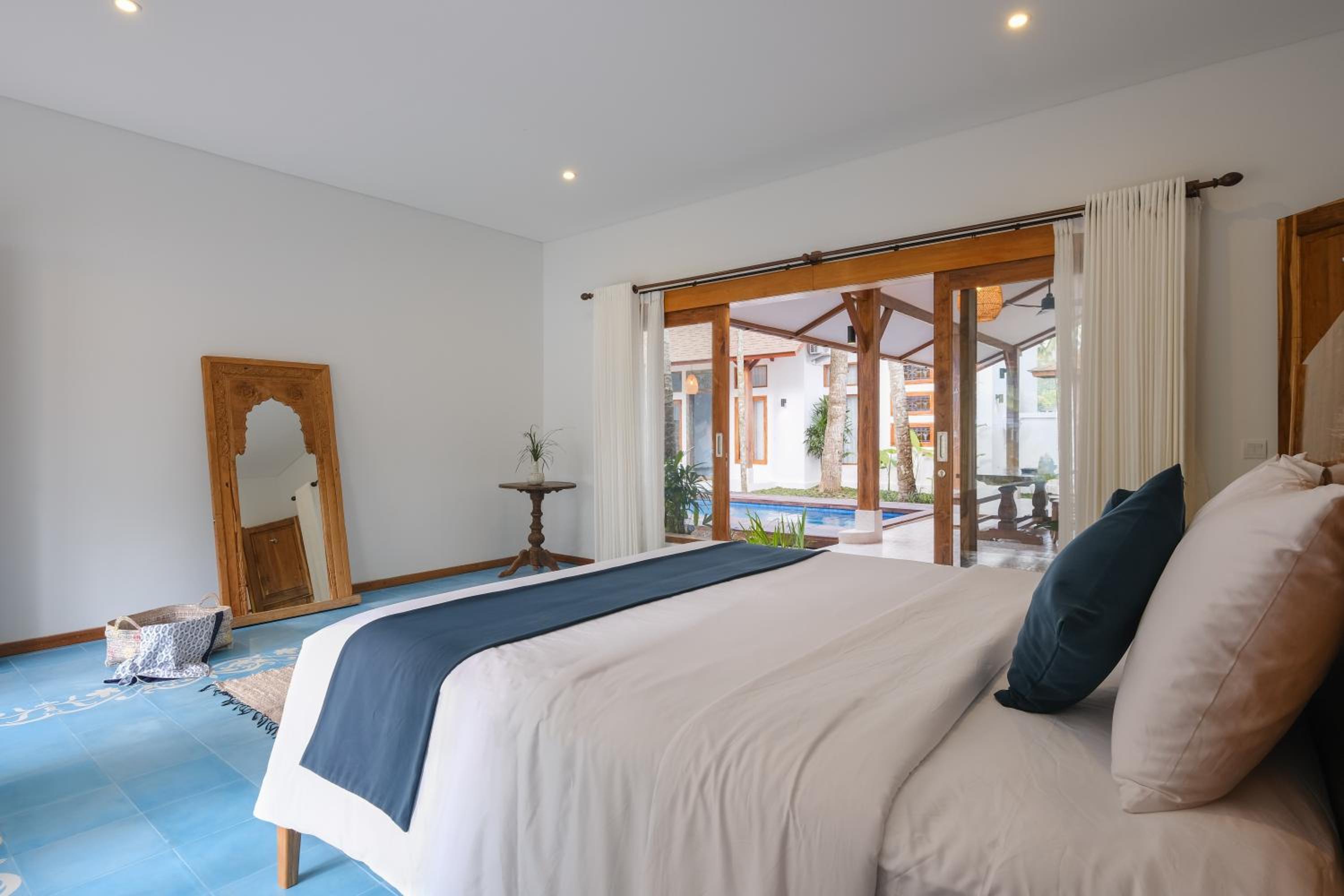 Kenes Three-Bedroom Villa - Photo 12