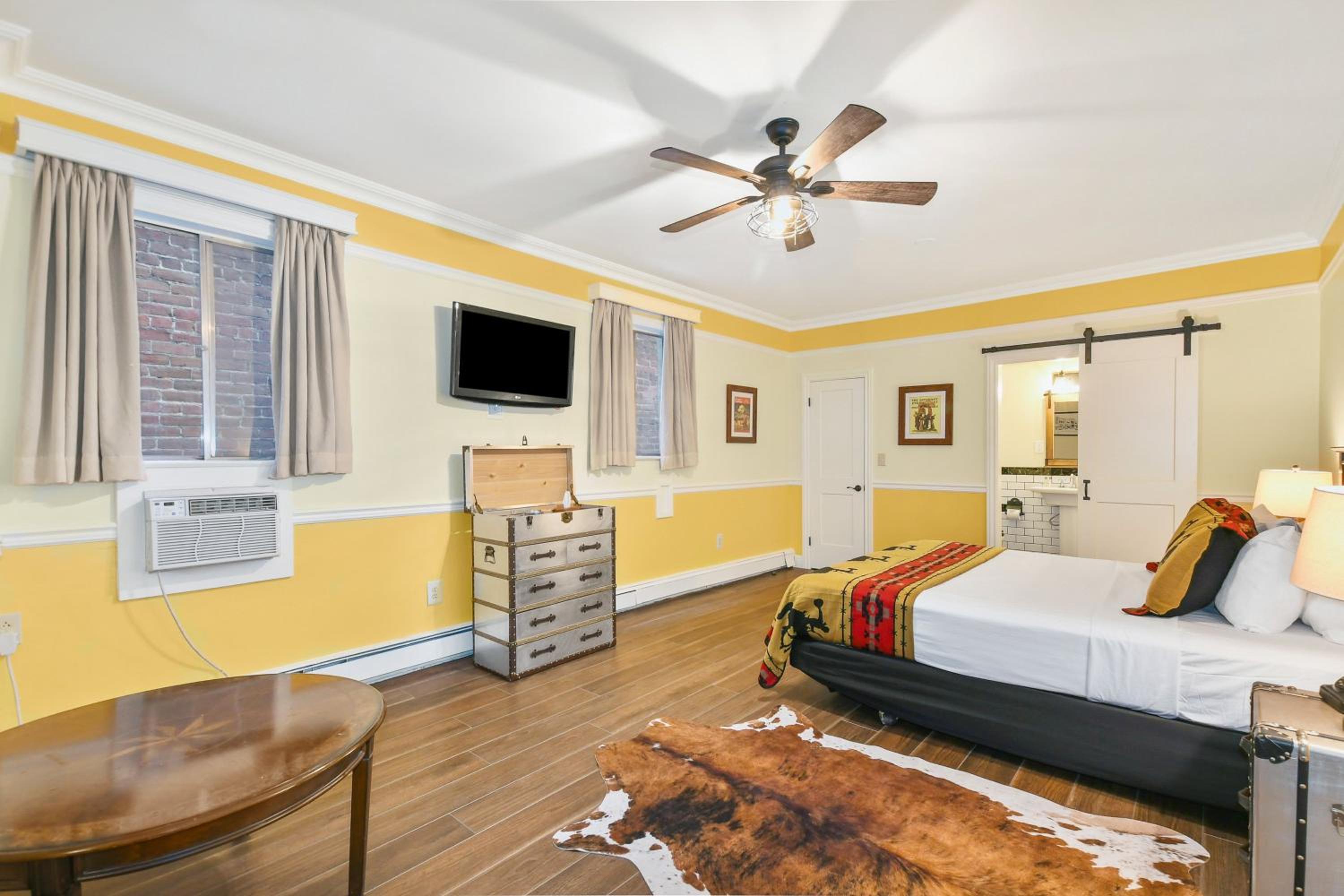 Standard King Room
