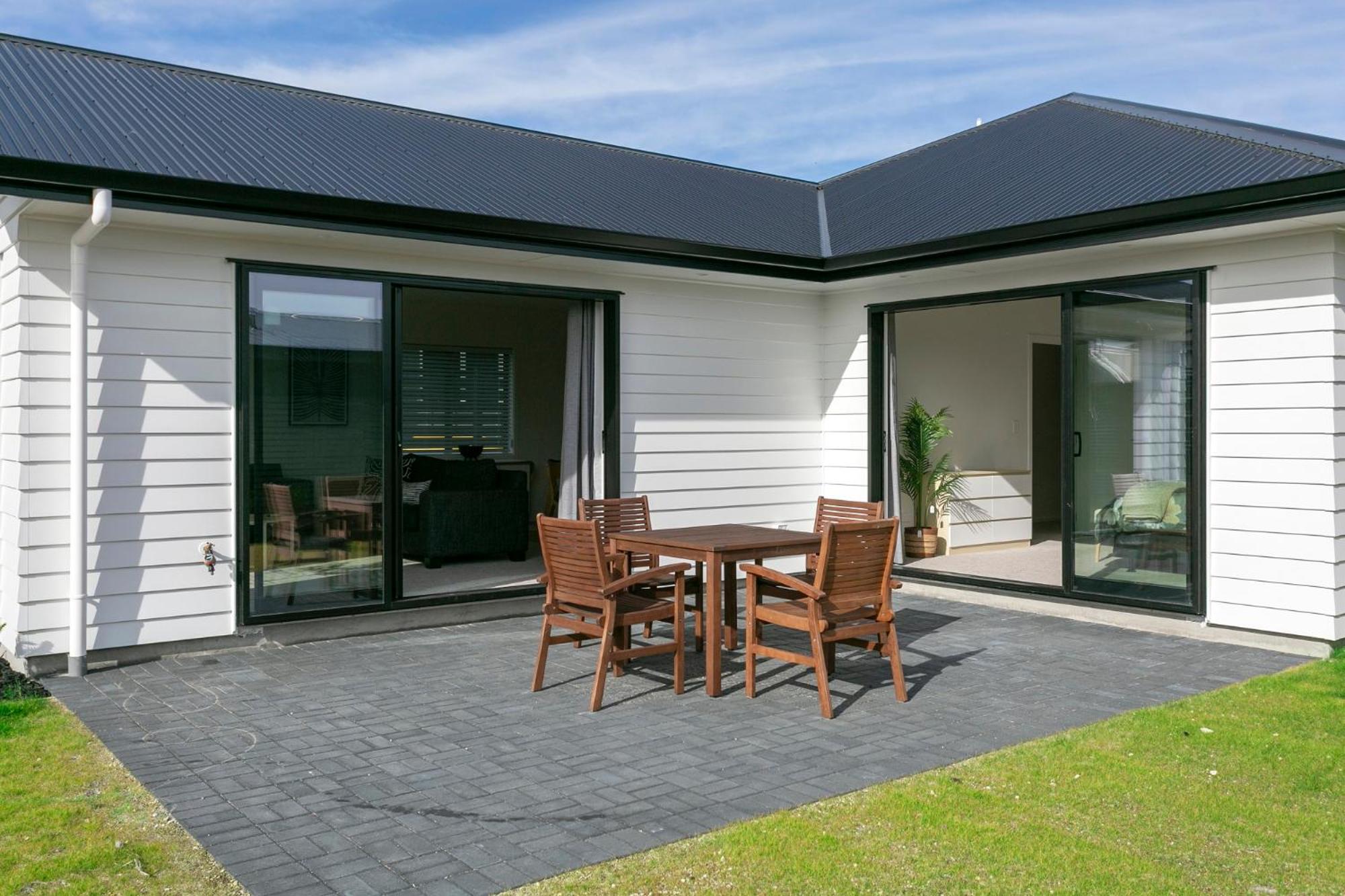 Three-Bedroom Villa photo 2
