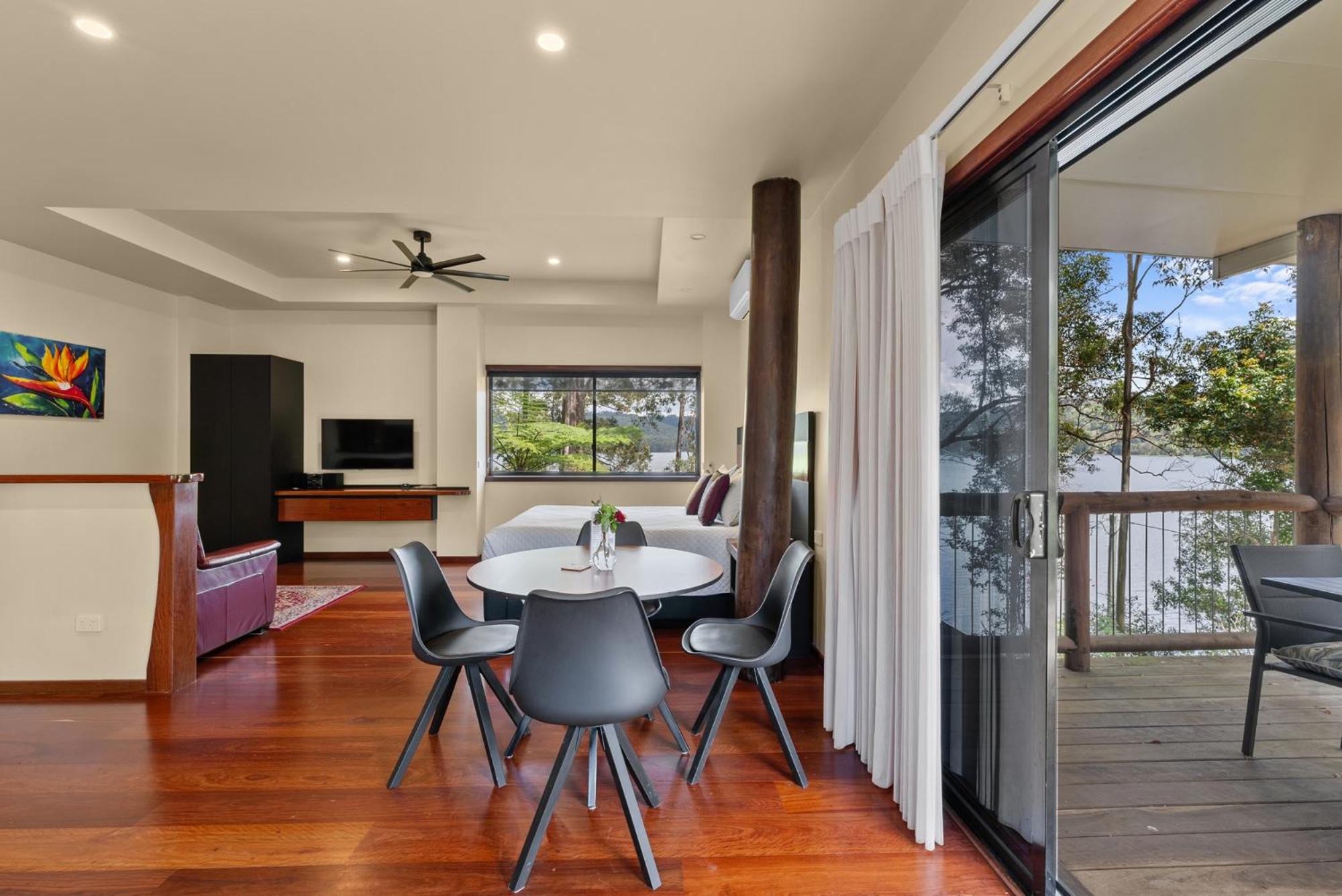Suite with Balcony photo 1
