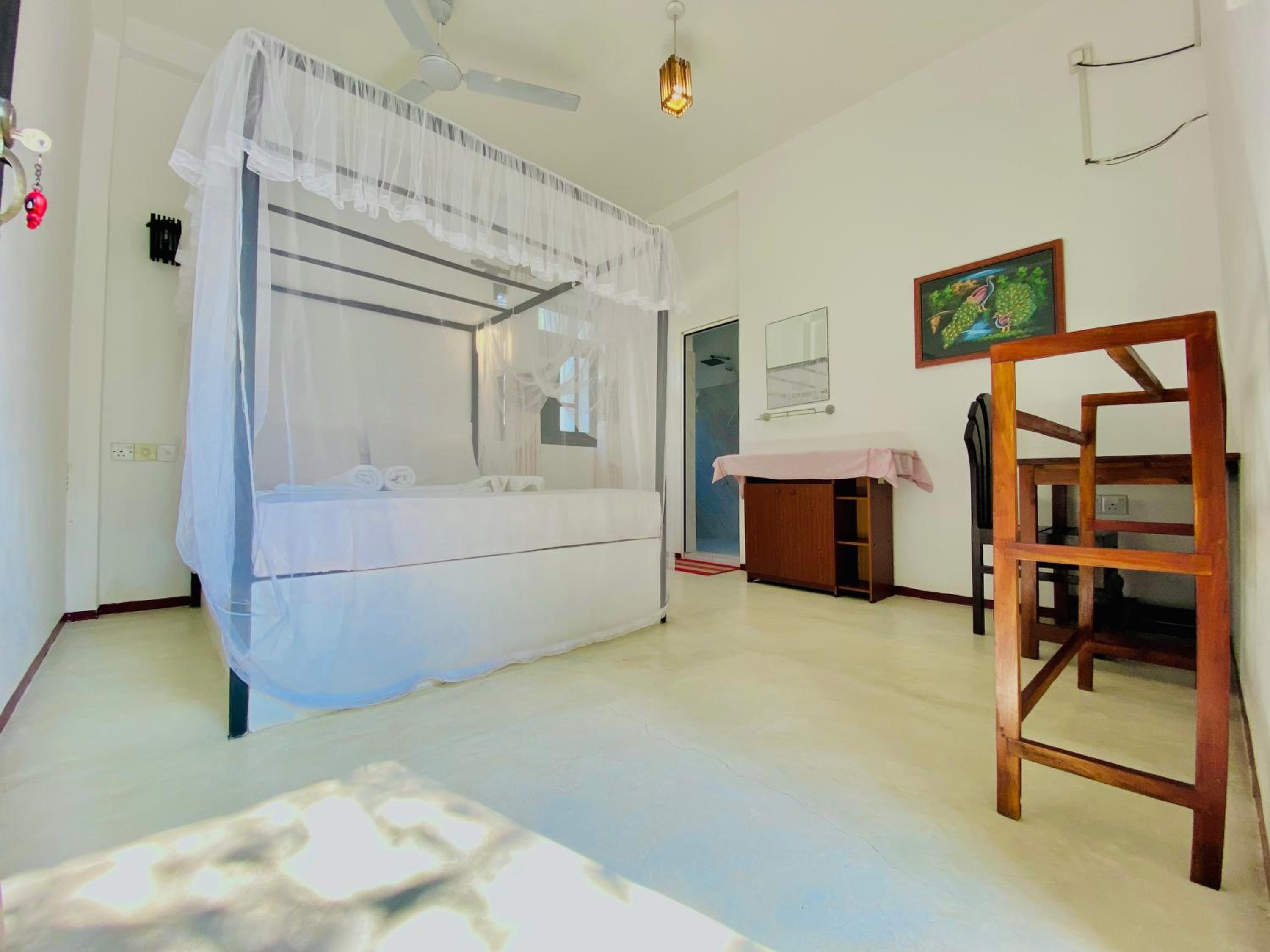 Deluxe Double Room (2 Adults + 1 Child)